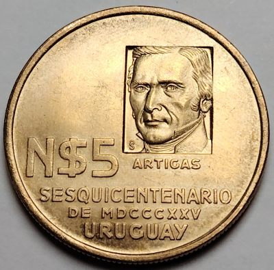 布加迪🐬～世界钱币🌾第 103 期 /  各国散币 - 乌拉圭🇺🇾 1975年 5新比索 阿蒂加斯150年革命运动纪念币 33mm 正面头像雕刻非常细腻