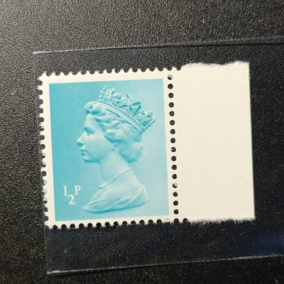 【君缘收藏】第50期↙↙↙↙无佣金、可寄存、满10元包邮  - 英国邮票，1977年梅钦普通邮票 ½p 带边