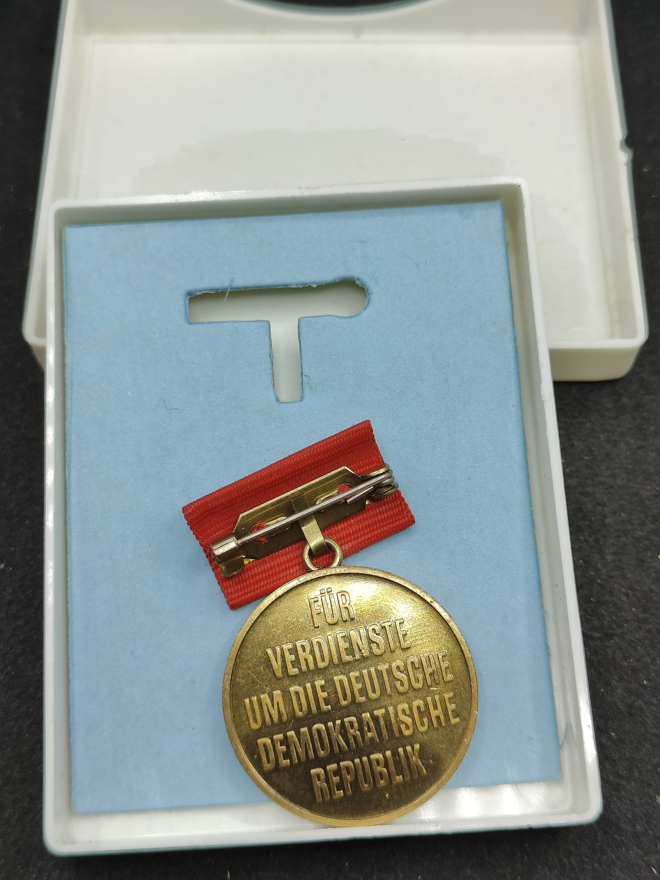 全场0元起拍 第141期 咸鱼国勋章拍卖专场 3月24日（周日）下午6：00开始 东德建国40周年纪念章