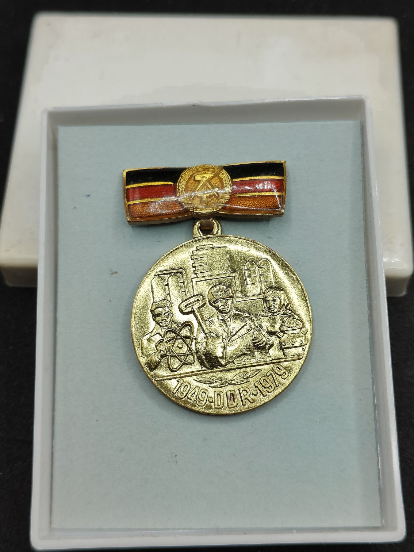 全场0元起拍 第141期 咸鱼国勋章拍卖专场 3月24日（周日）下午6：00开始 东德建国30周年纪念章