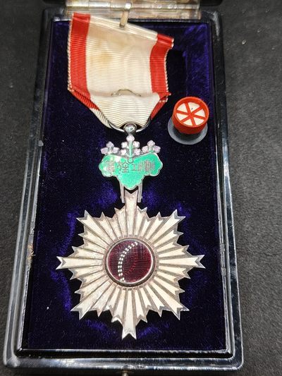 全场0元起拍 第141期 咸鱼国勋章拍卖专场 3月24日（周日）下午6：00开始 - 日本六等旭日章 美品银制带盒略