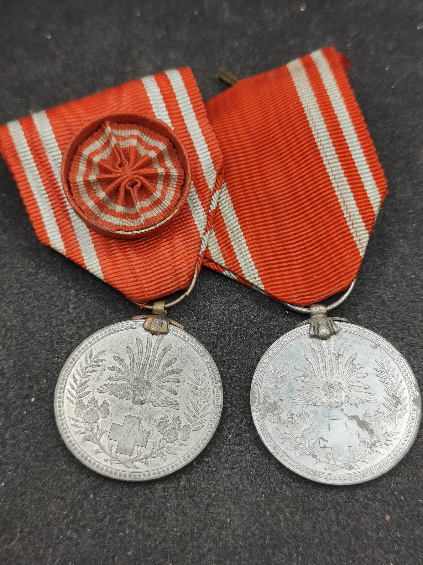 全场0元起拍 第141期 咸鱼国勋章拍卖专场 3月24日（周日）下午6：00开始 赤十字裸章铝制两个