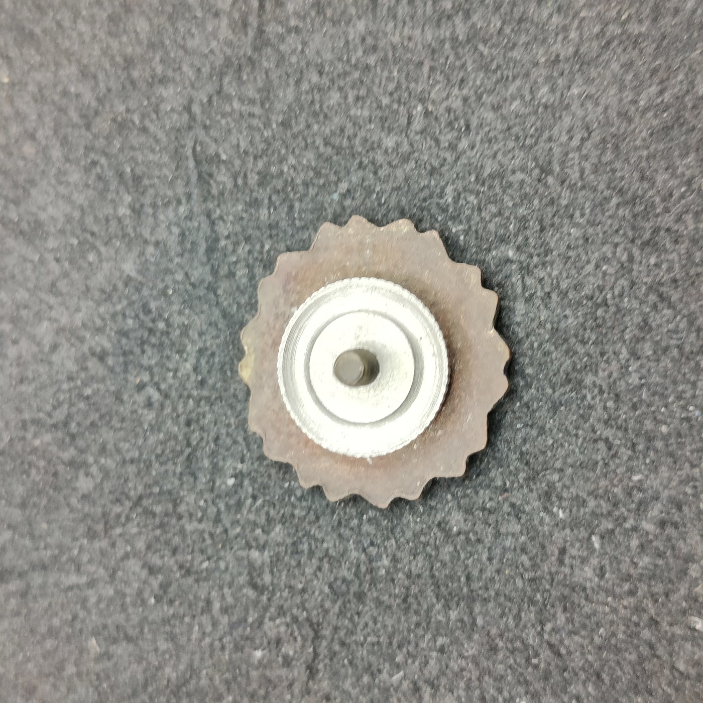 全场0元起拍 第141期 咸鱼国勋章拍卖专场 3月24日（周日）下午6：00开始 日本书记珐琅徽章