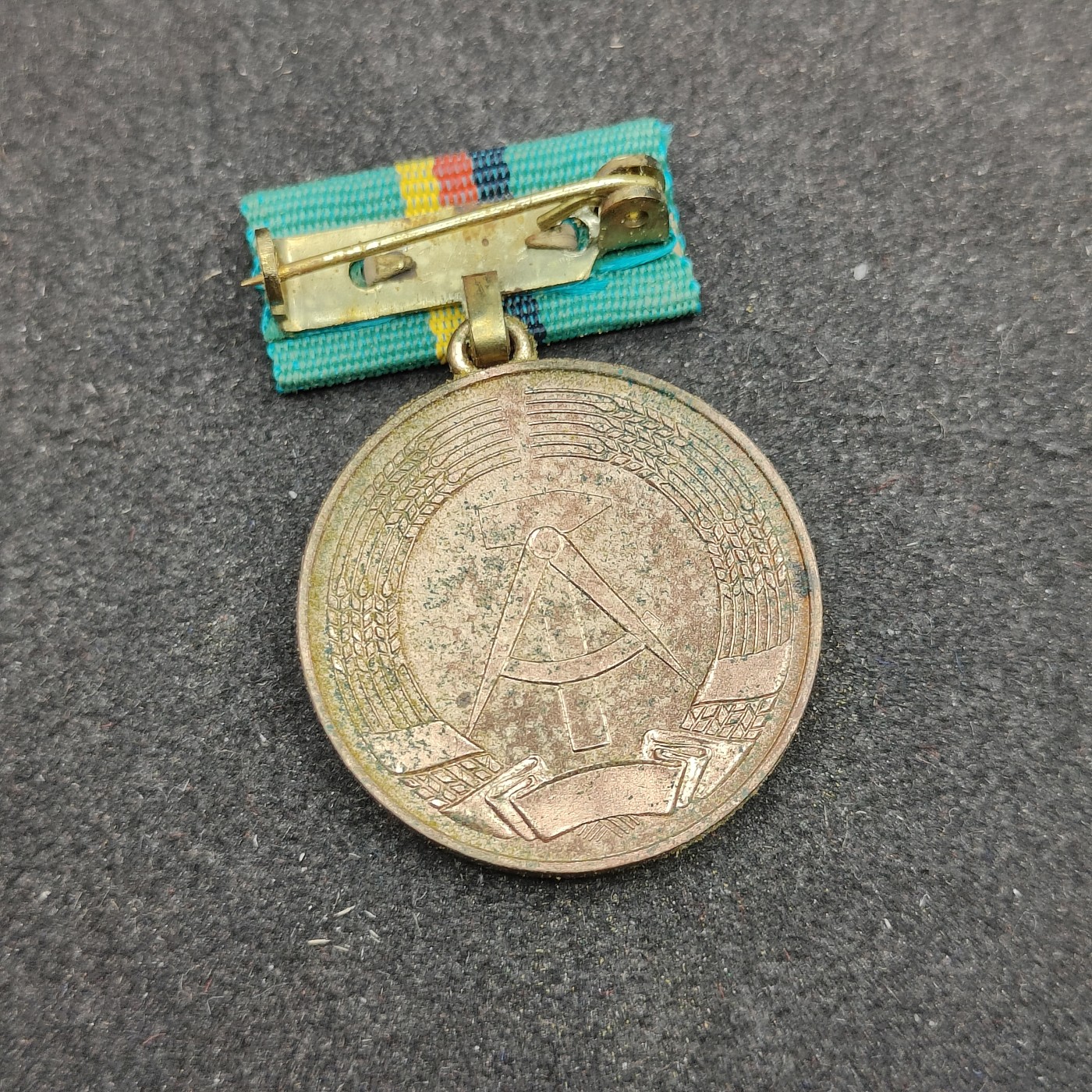 全场0元起拍 第141期 咸鱼国勋章拍卖专场 3月24日（周日）下午6：00开始 东德集体农庄优秀服务奖章