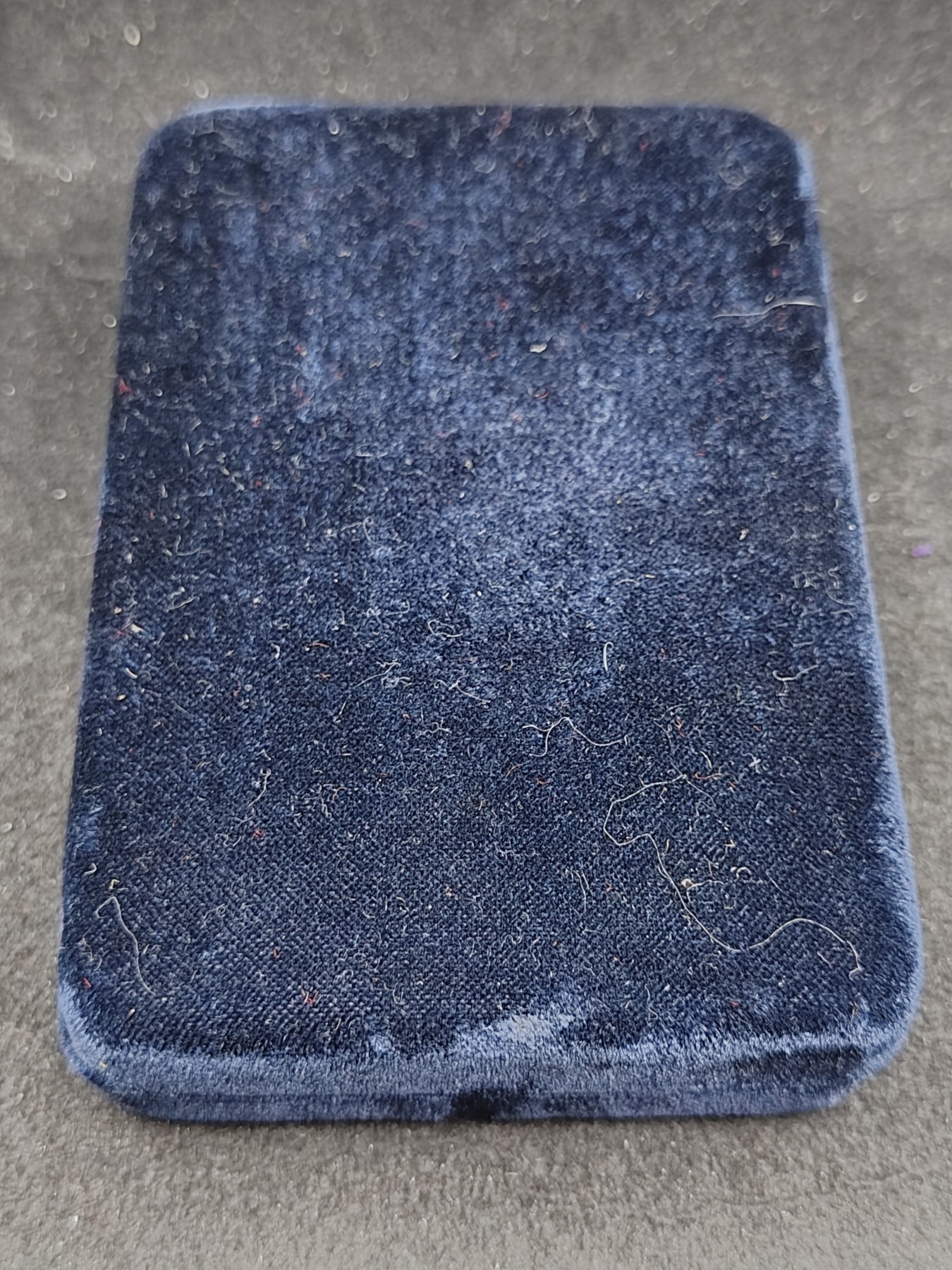 全场0元起拍 第141期 咸鱼国勋章拍卖专场 3月24日（周日）下午6：00开始 朝总联版烫金国徽盒三级国旗勋章带盒略