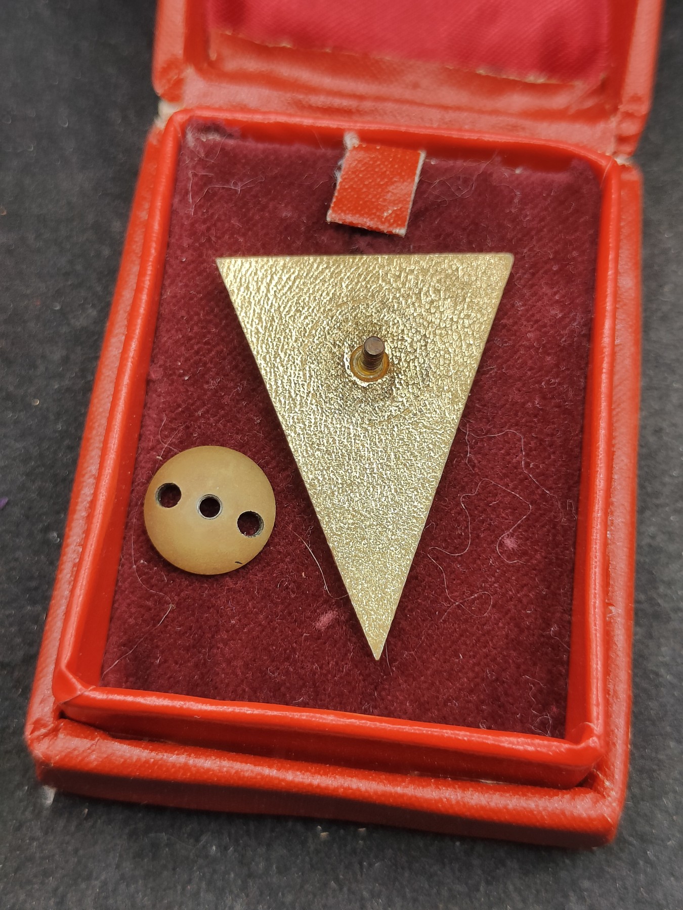 全场0元起拍 第141期 咸鱼国勋章拍卖专场 3月24日（周日）下午6：00开始 东德人民军 恩格斯军事学院毕业证章 东德高级军官将官获得