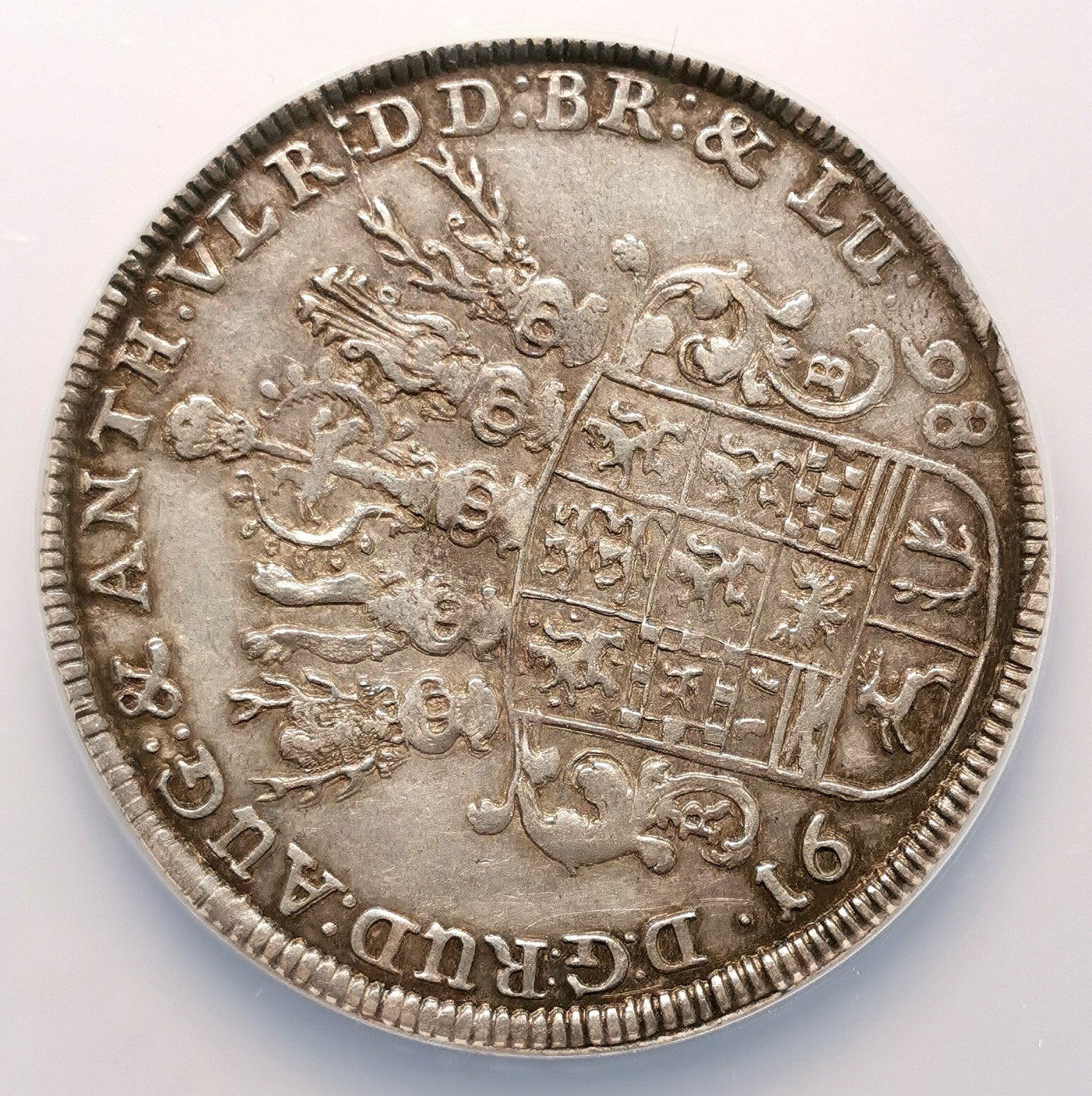 凡希社世界钱币微拍第二百六十四期 1686RB布伦瑞克-沃芬伯特合欢树下的野人大型泰勒NGC-AU50 传世灰彩，些微弱打，状态舒服的一枚！ 