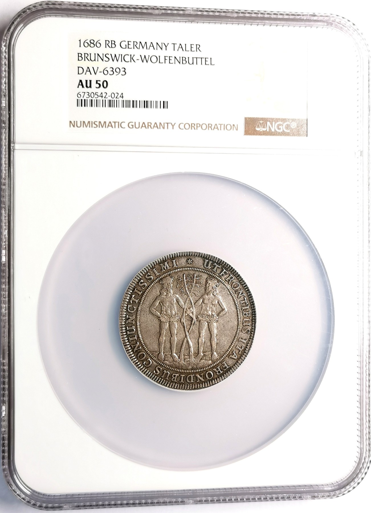 凡希社世界钱币微拍第二百六十四期 1686RB布伦瑞克-沃芬伯特合欢树下的野人大型泰勒NGC-AU50 传世灰彩，些微弱打，状态舒服的一枚！ 