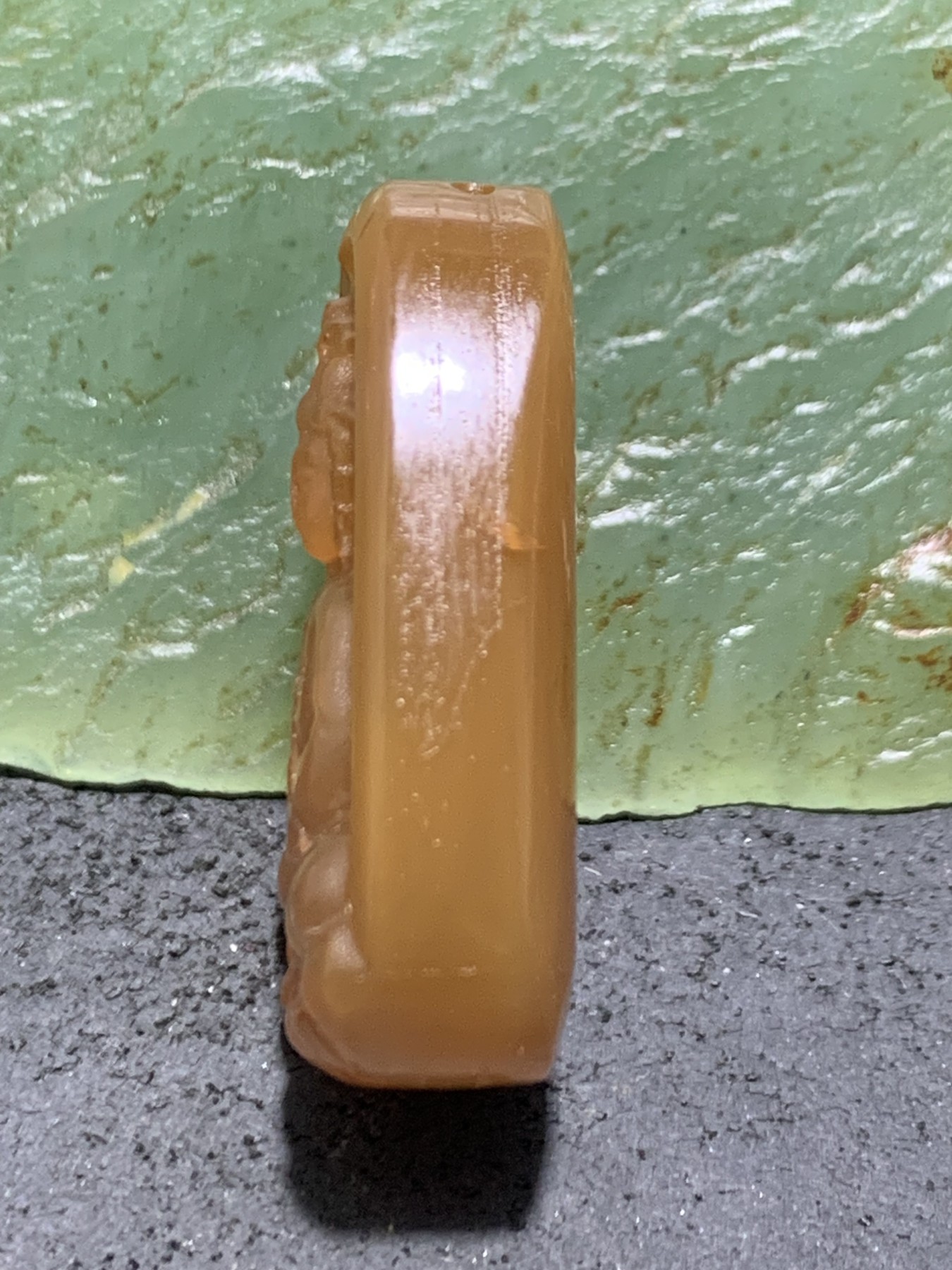 精美樱桃红南红玛瑙雕刻观音菩萨吊坠一个，
