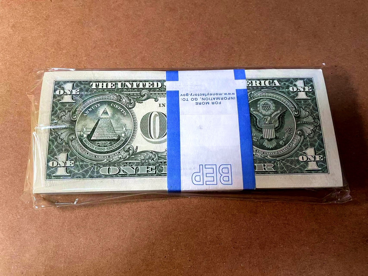 【Blue Auction】✨世界纸币精拍第451期【精】  【一刀原封腰条】美国 2017年1美金 全新UNC