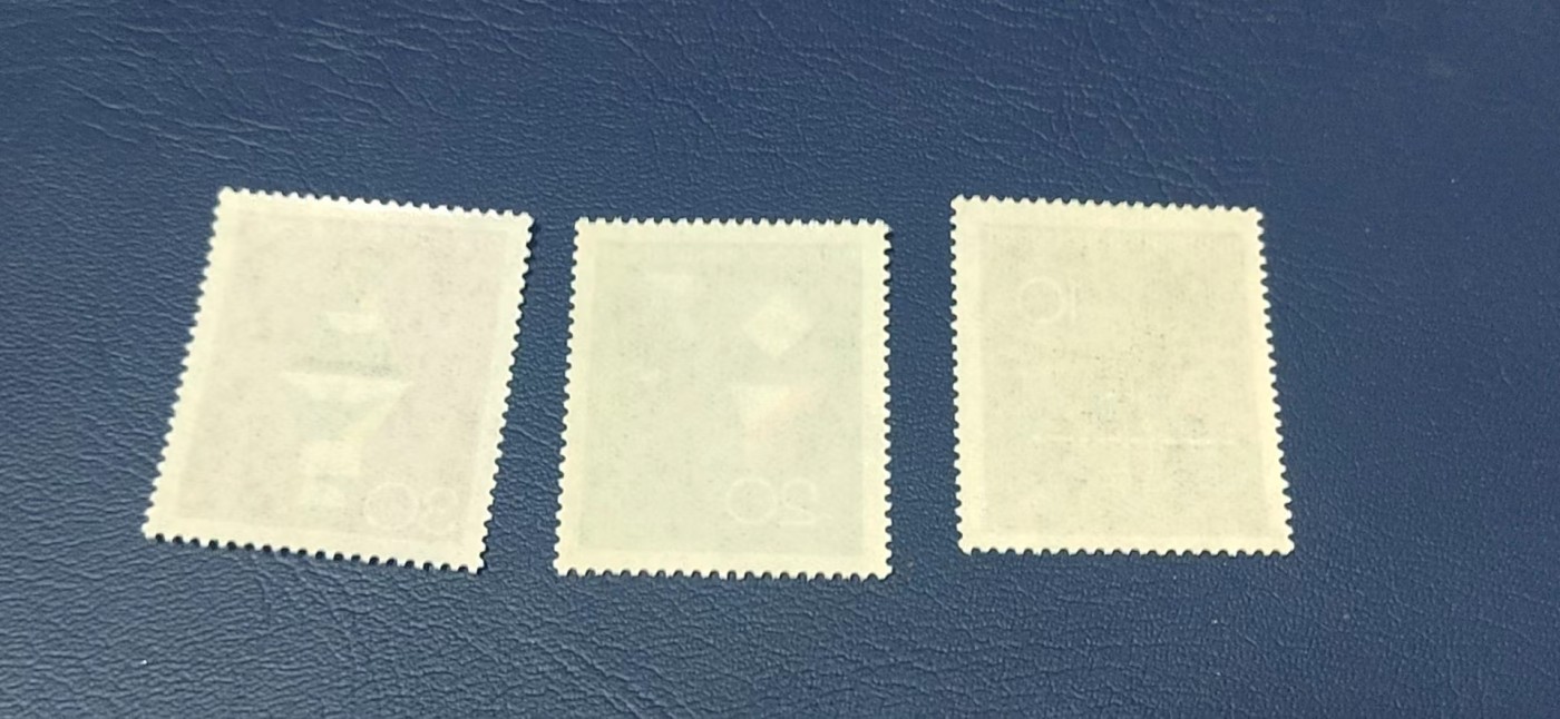 德国邮票专场，都是套票 德国邮票一套，1968年发行，科技进步   印刷开矿石显微镜三全，品相如图