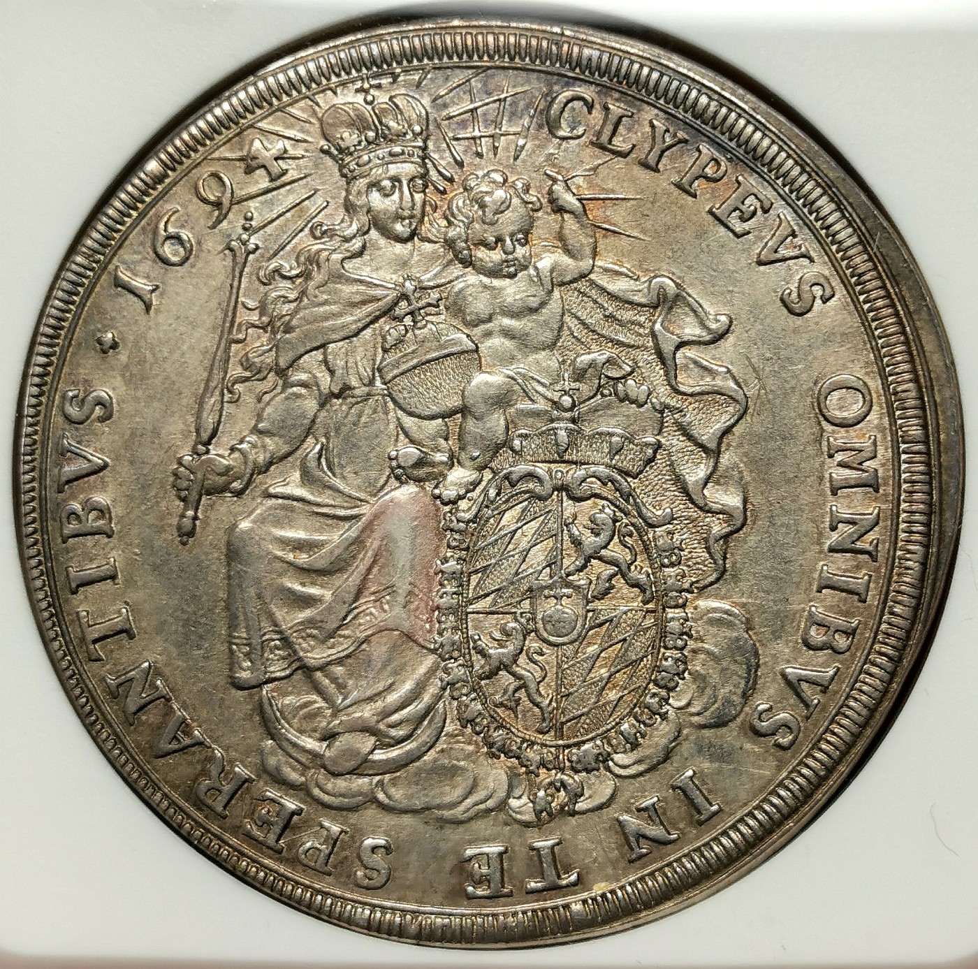 凡希社世界钱币微拍第二百六十四期 荐！1694巴伐利亚马克西米利安二世大波浪卷背圣母子泰勒大银NGC-AU58，一年型，淡色洋红包浆，无弱打细节锐利！