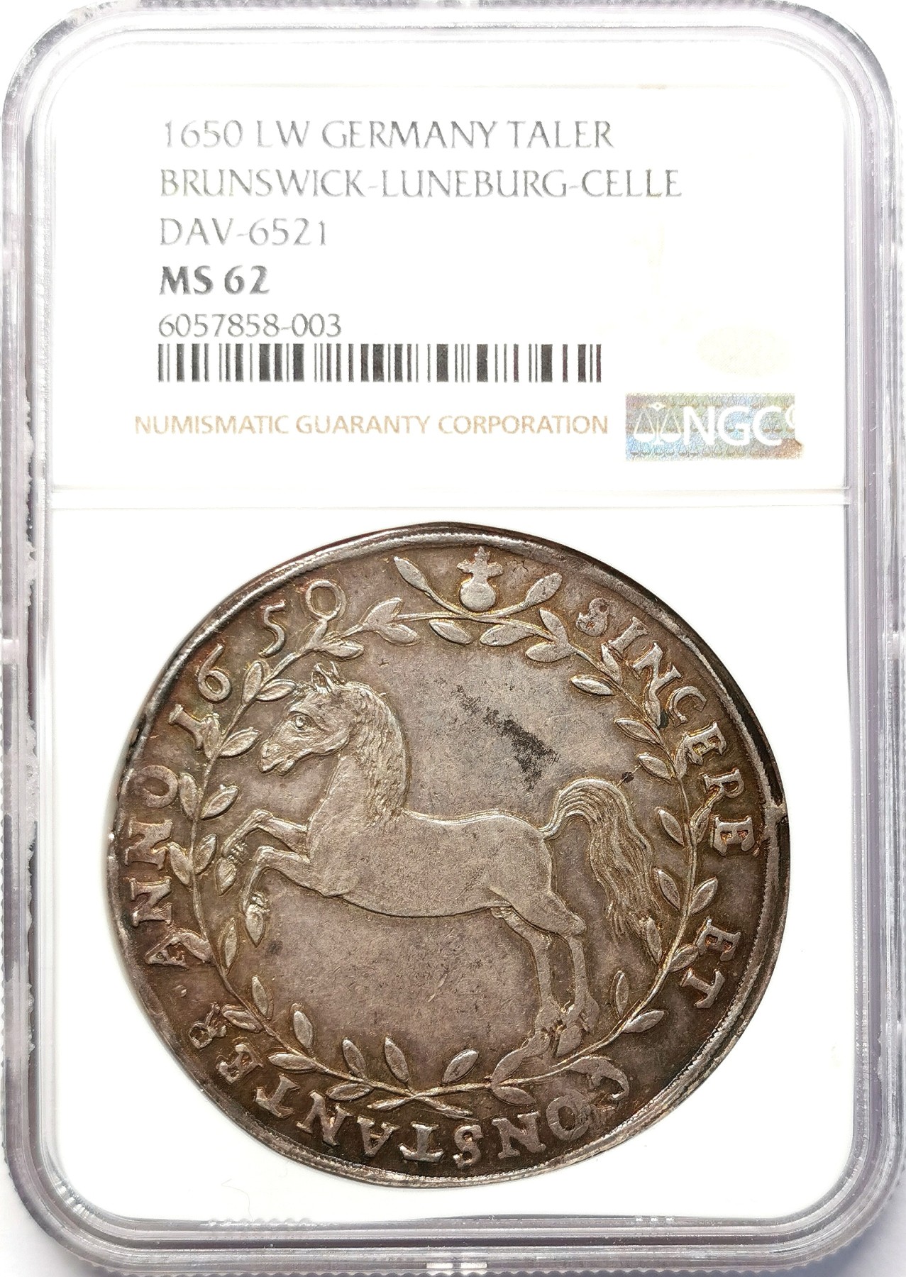 凡希社世界钱币微拍第二百六十四期 荐！1650LW布伦瑞克-吕内堡-策勒奔马大型泰勒NGC-MS62 迷人的金绿彩虹包浆，铸打细节锐利，收藏级精品。N唯一冠军分！ 