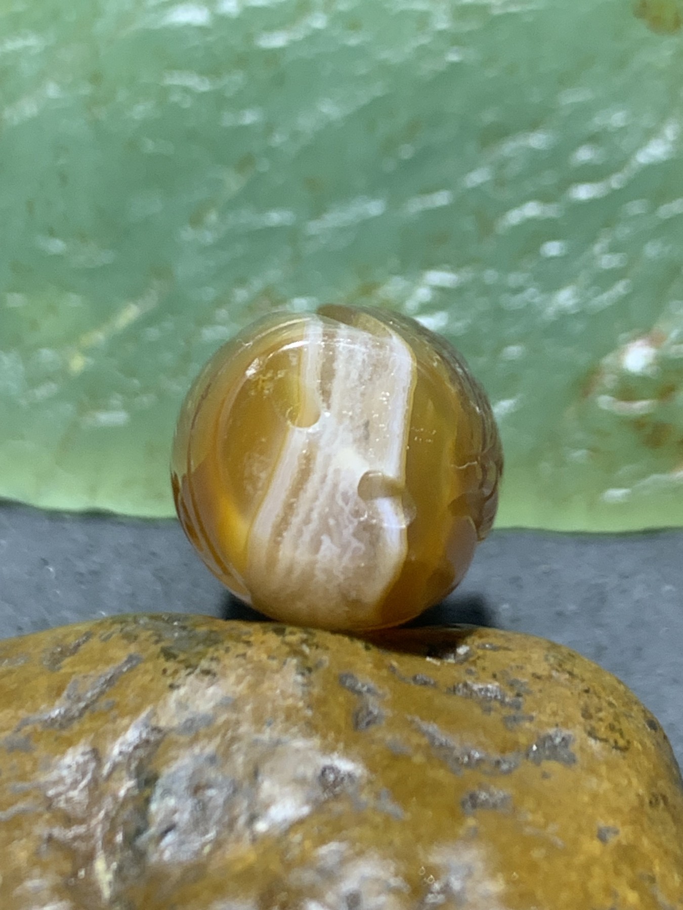 精美高玉化巴西玛瑙手工俏色巧雕灵蛇吊坠一个！