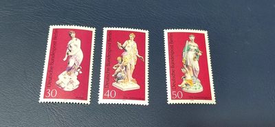 德国邮票专场，都是套票！ - 德国邮票一套，1974年发行，西柏林瓷器人物，品相如图