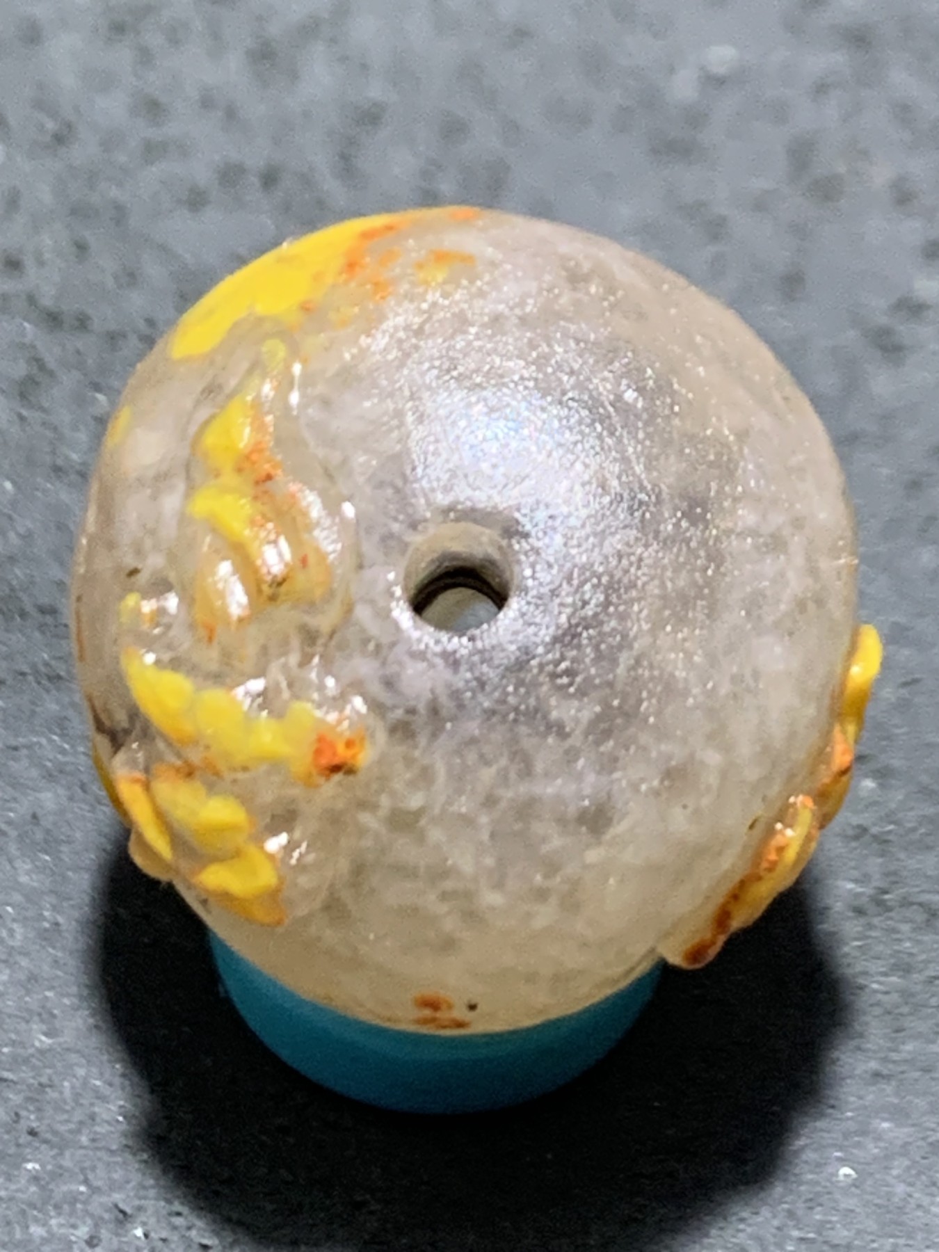 精美冰飘亚光战国红玛瑙手工俏色巧雕蝙蝠圆珠一个