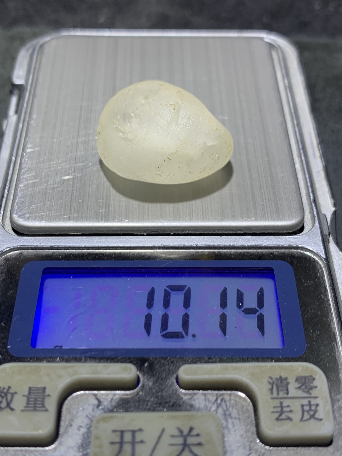 精美天然地表宝石光金丝玉原石一块，