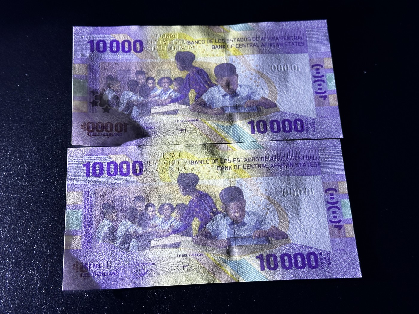 《外钞收藏家》第三百五十一期 2020年中非共同体 1万法郎  全新UNC 两张一起
