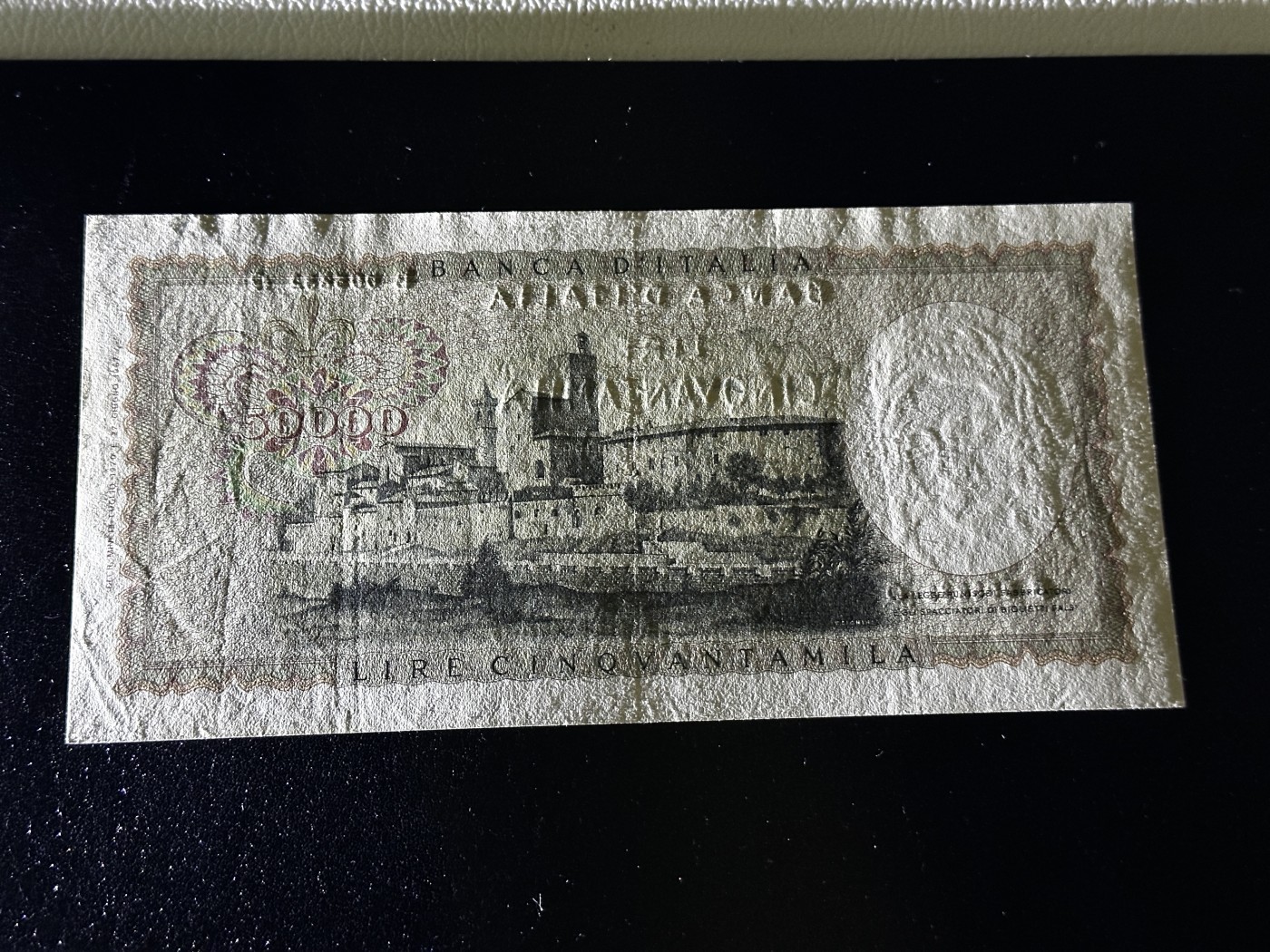 《外钞收藏家》第三百五十一期 1967年意大利5万里拉 非全新 品相如图