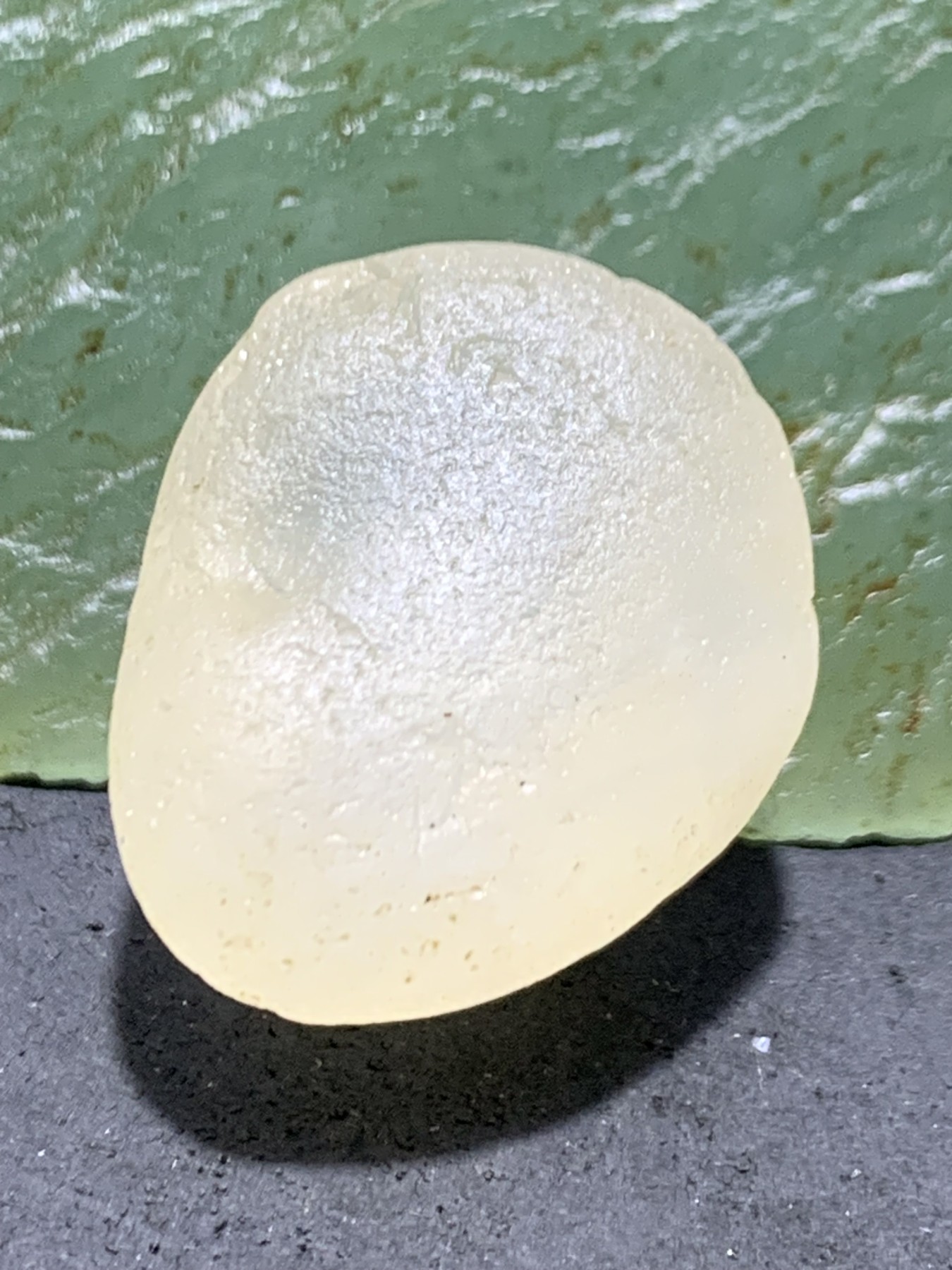 精美天然地表宝石光金丝玉原石一块，