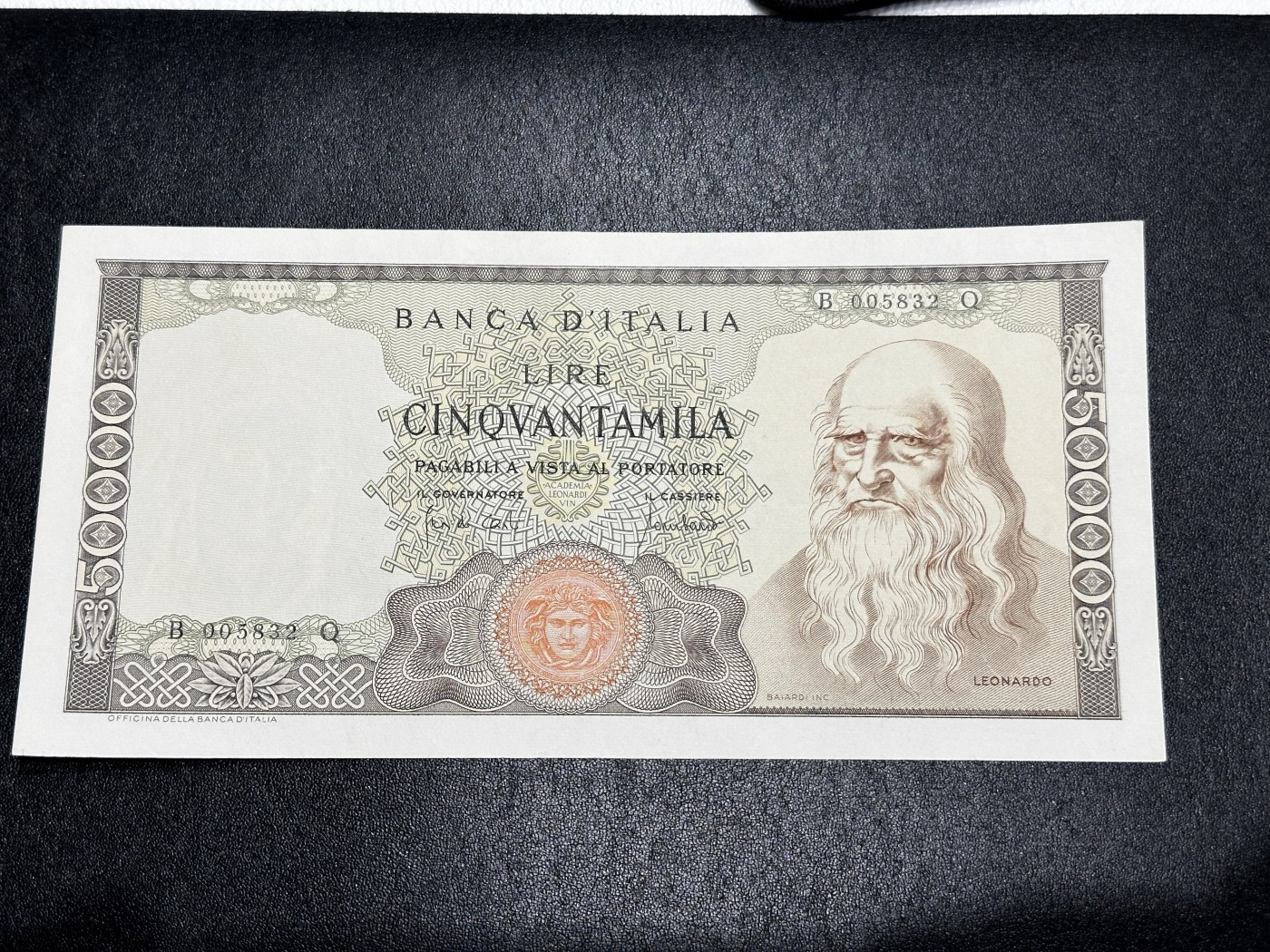 《外钞收藏家》第三百五十一期 1967年意大利5万里拉 非全新 品相如图