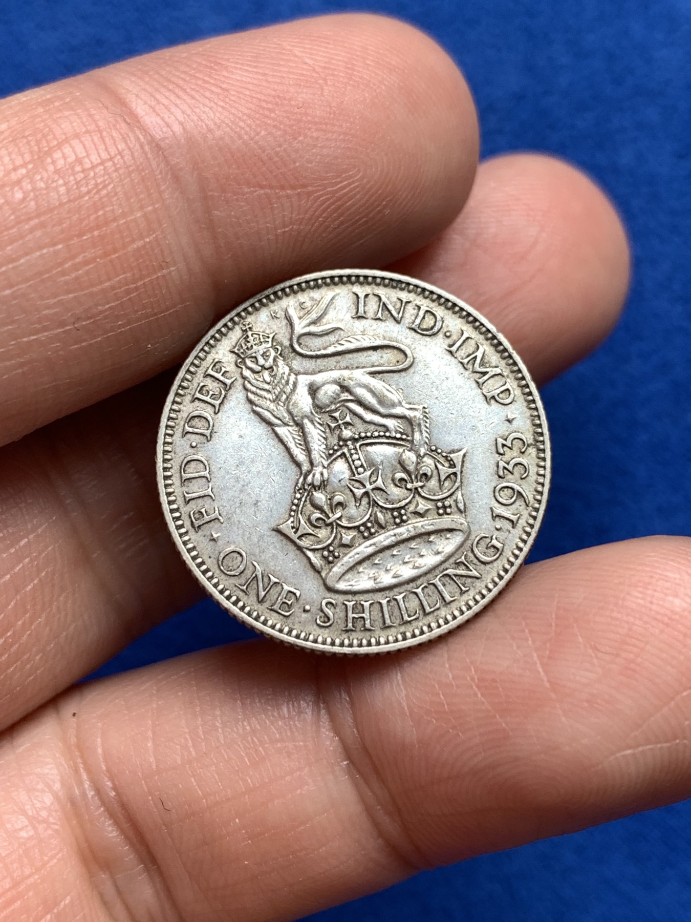 《竞宝斋》第251场-周日，周一2场连拍 (全场包邮) 英国1933年乔五1先令银币