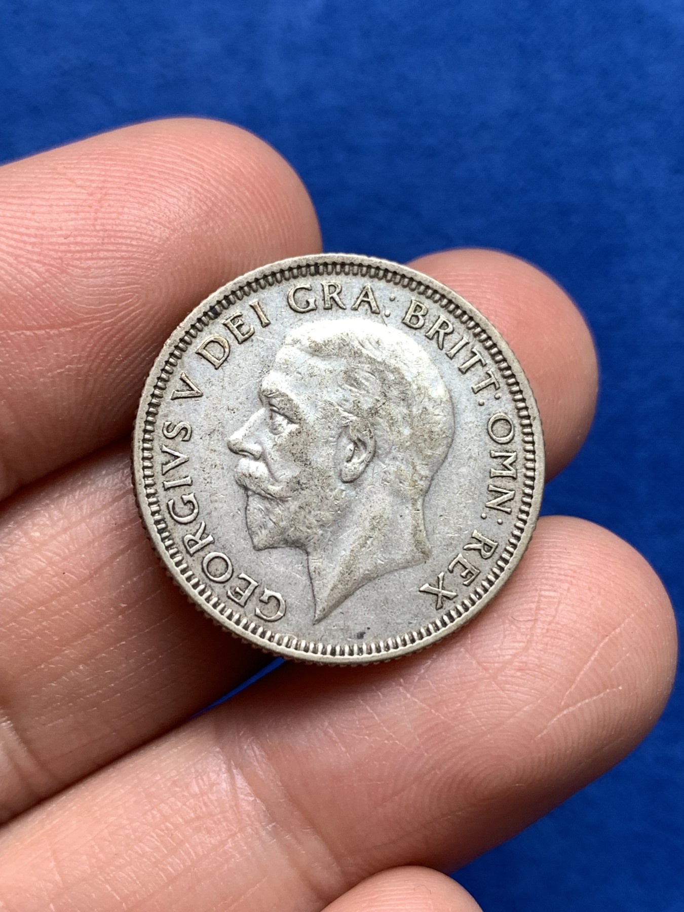 《竞宝斋》第251场-周日，周一2场连拍 (全场包邮) 英国1933年乔五1先令银币