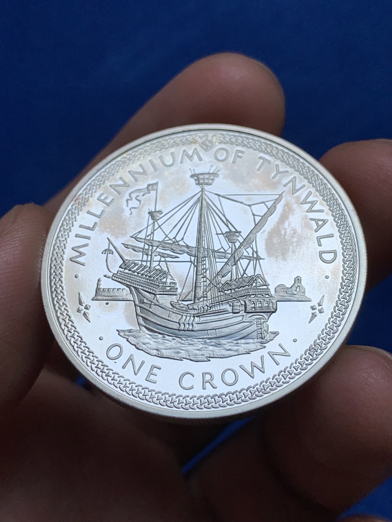 《竞宝斋》第251场-周日，周一2场连拍 (全场包邮) 马恩岛1979年马恩岛议会千年纪念1克朗精制大银币