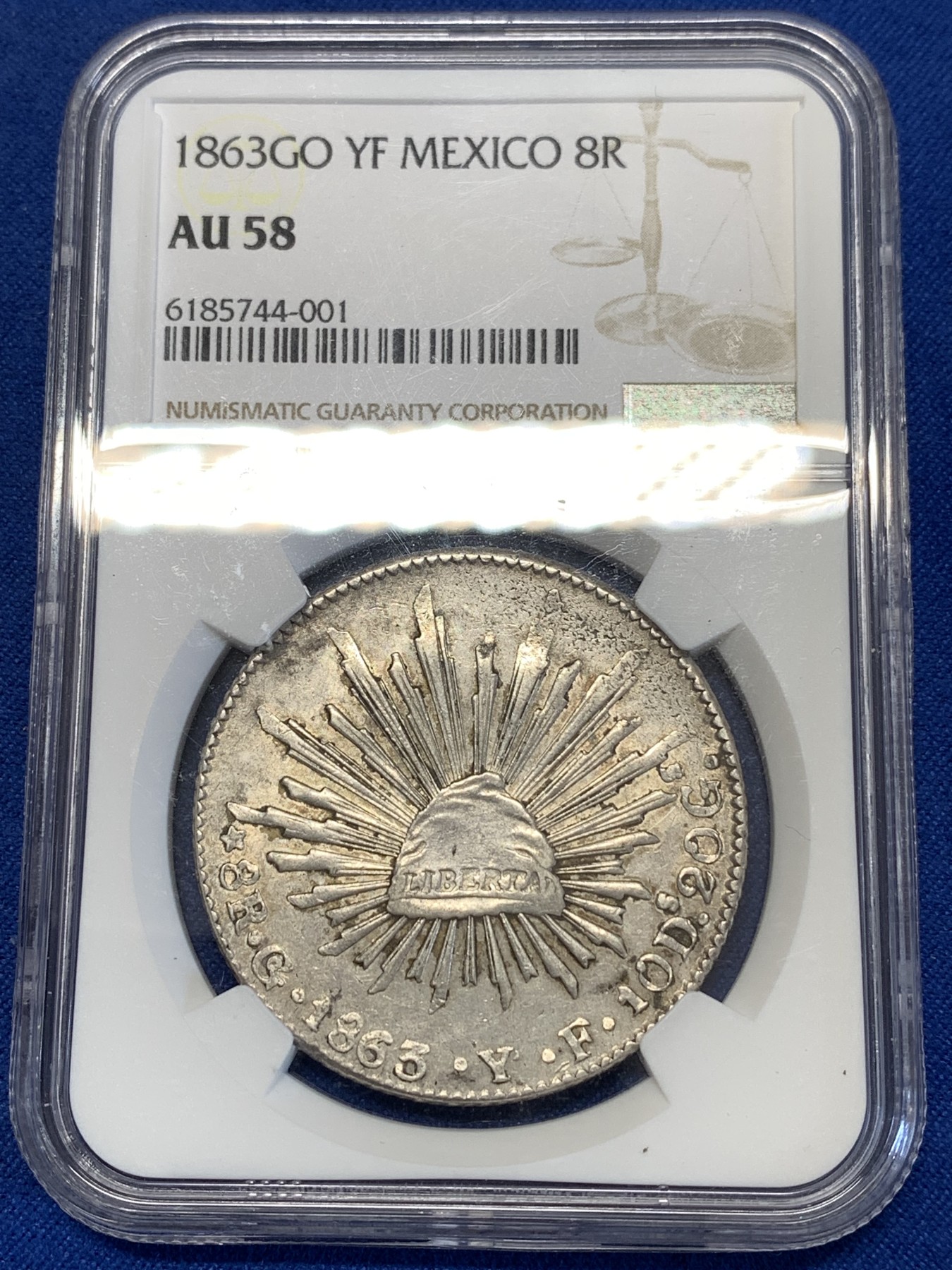 《竞宝斋》第251场-周日，周一2场连拍 (全场包邮) NGC AU58 墨西哥 1863年 8瑞尔 鹰洋 银币 GO厂 这年基本都是正常版 此枚看年份数字细节像是骑字版