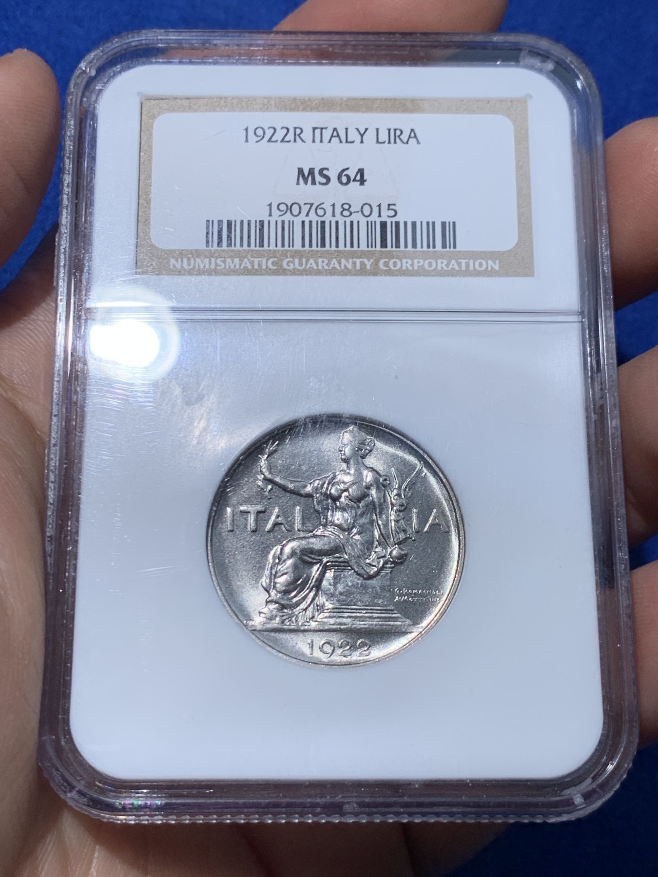 《竞宝斋》第251场-周日，周一2场连拍 (全场包邮) NGC MS64 1922年意大利女神1里拉