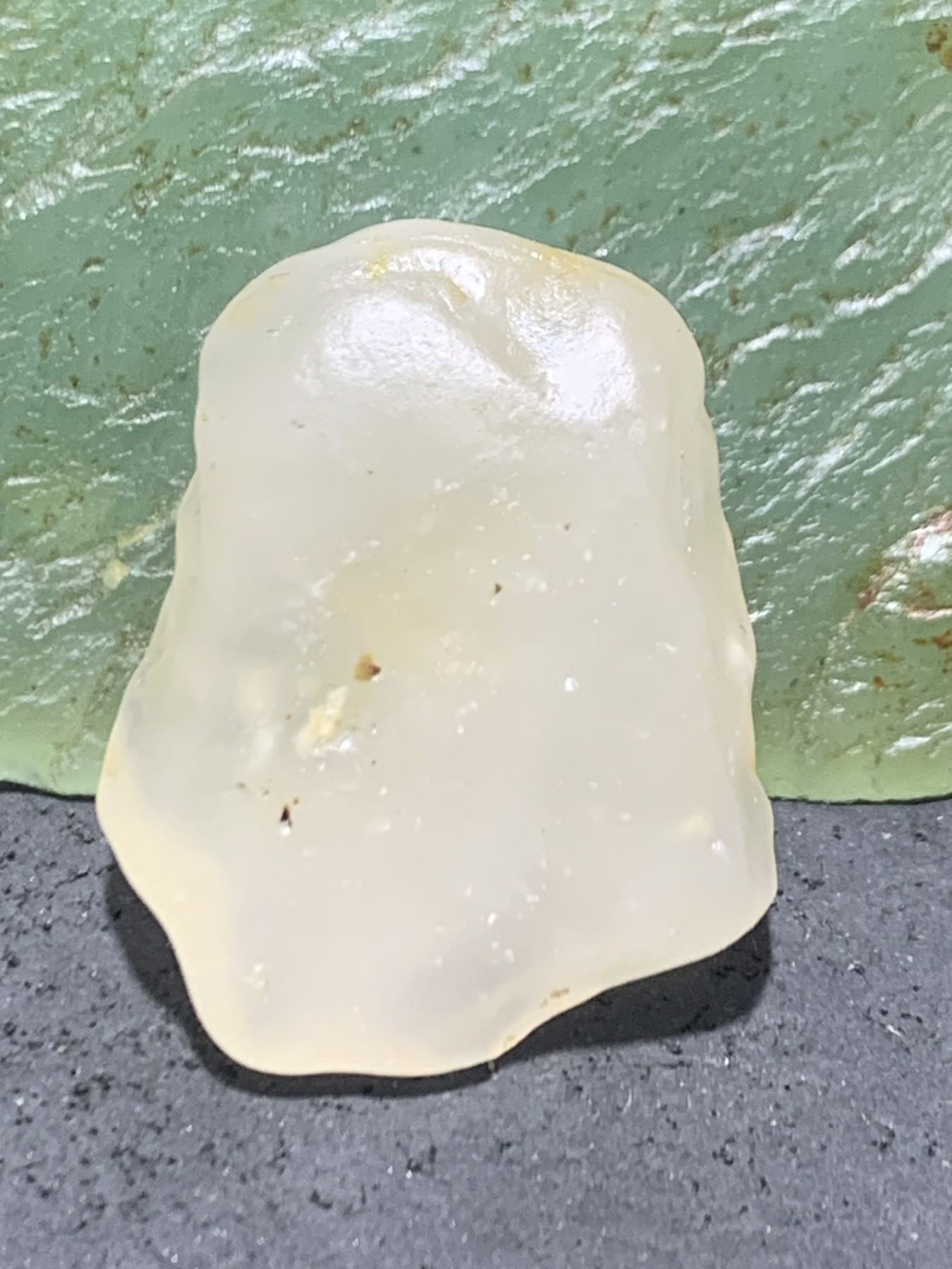 精美天然地表宝石光金丝玉原石一块