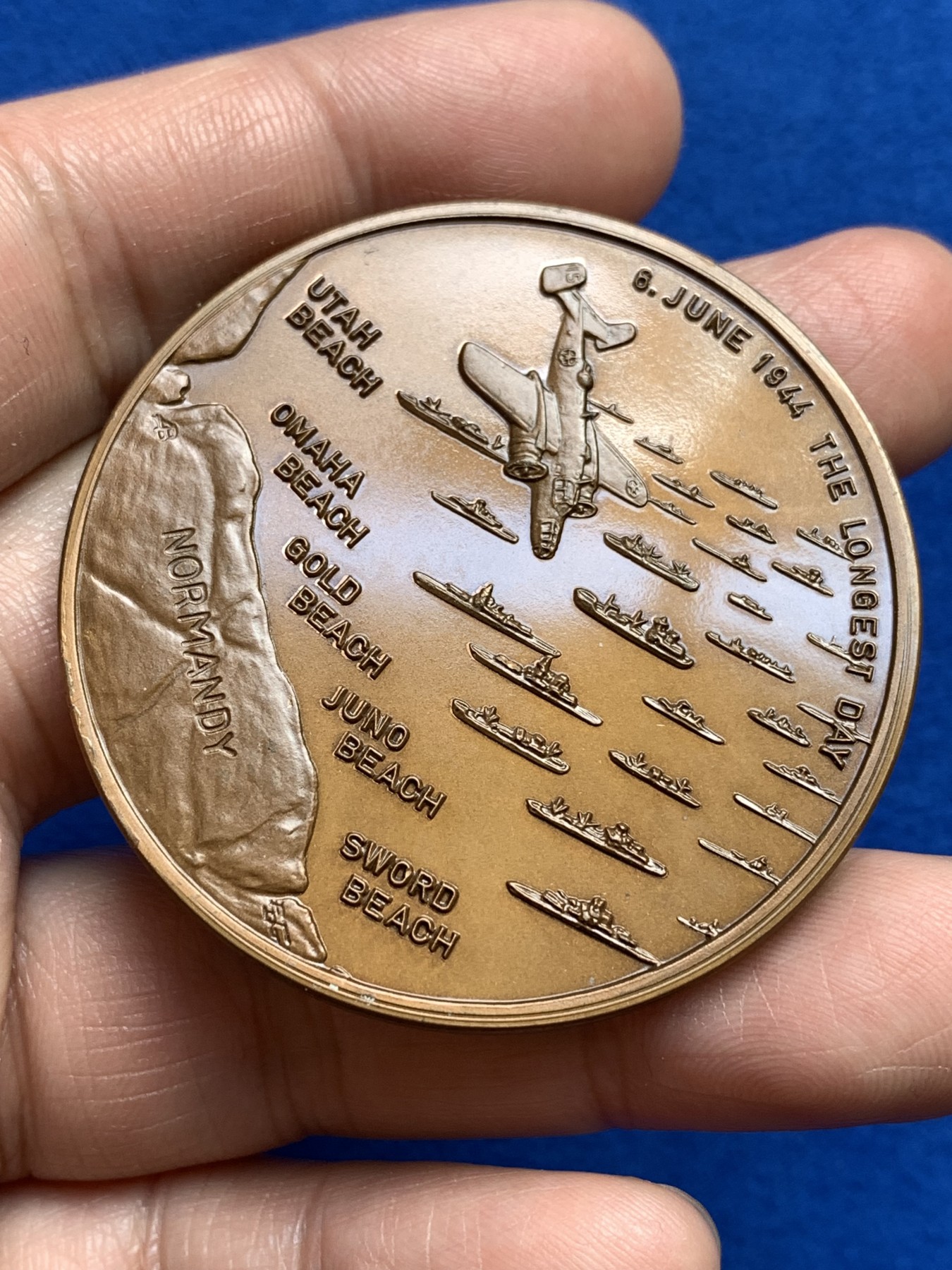 《竞宝斋》第251场-周日，周一2场连拍 (全场包邮) 1984年诺曼底登陆40周年英国历史纪念章 直径约49.9mm 重约50.5克