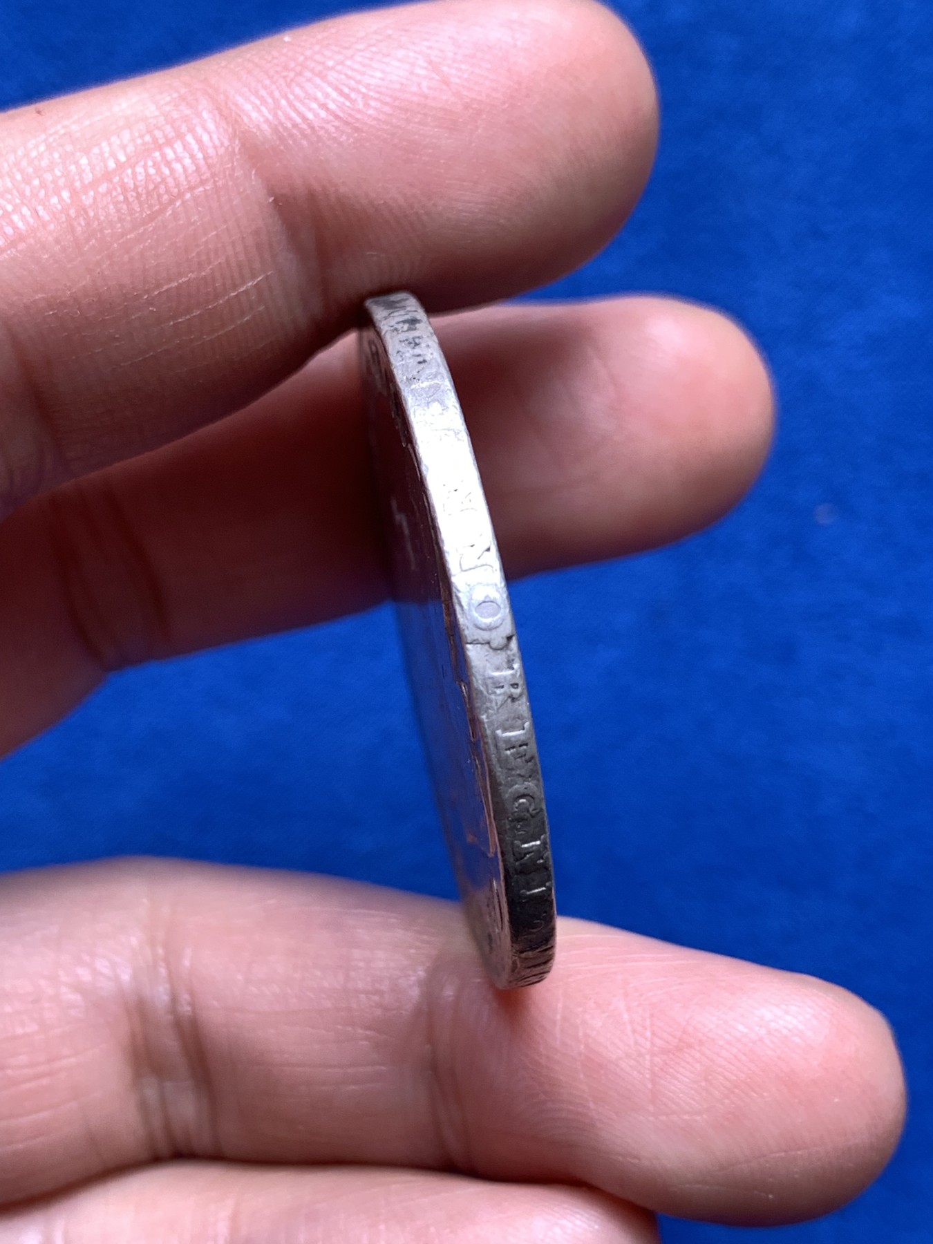 《竞宝斋》第251场-周日，周一2场连拍 (全场包邮) 罕见品种 1676年大不列颠 英国查理二世1克朗 VF状态 AU出分一万美金的品种 细节见图 书价高