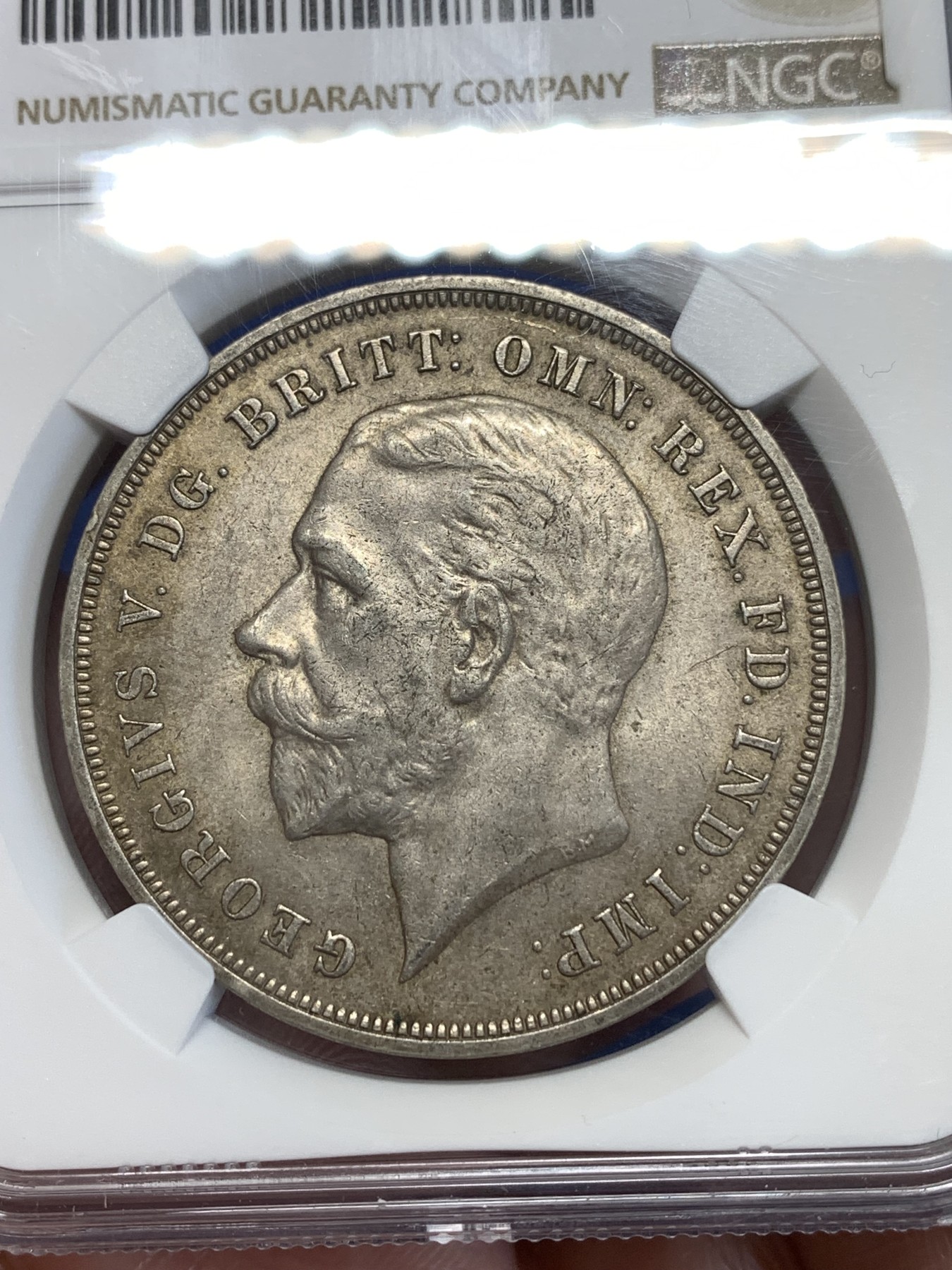 《竞宝斋》第251场-周日，周一2场连拍 (全场包邮) NGC MS62 英国 1935年 乔治五世木马剑克朗大银币 英系经典品种，原汁原味老包浆，光度很好。