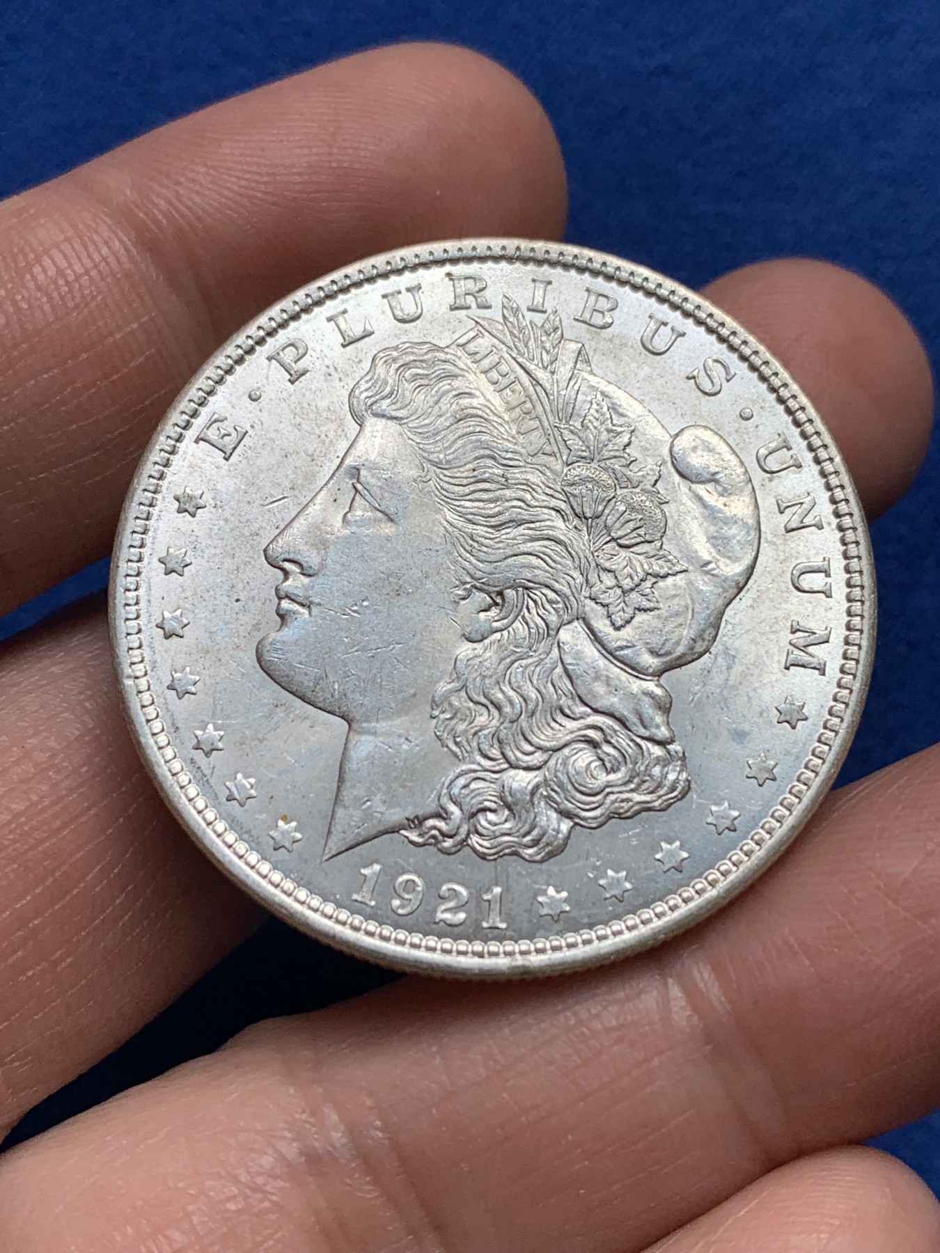 《竞宝斋》第251场-周日，周一2场连拍 (全场包邮) 美国1921年摩根大银币，经典品种，带转光细节好。