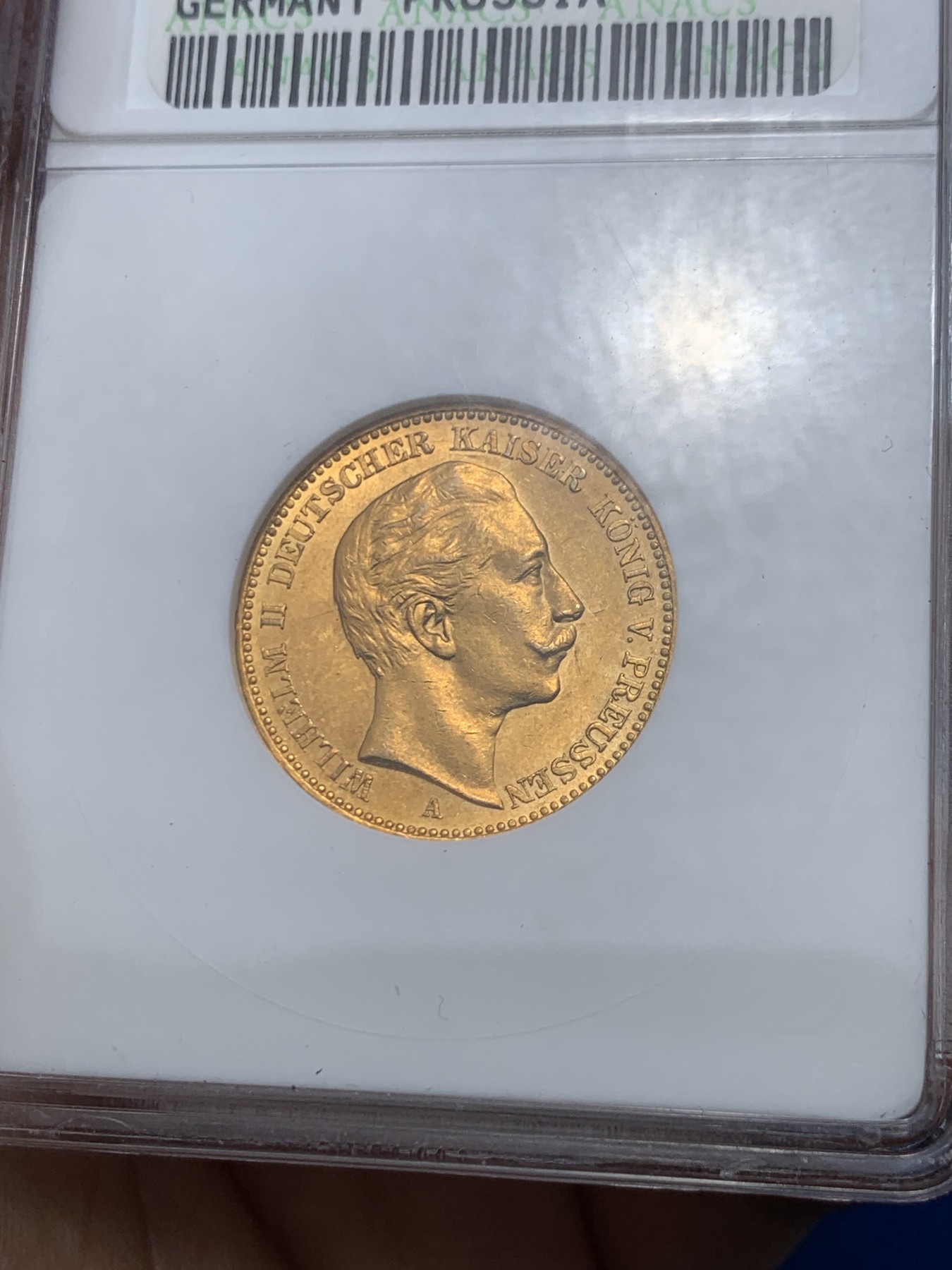 《竞宝斋》第251场-周日，周一2场连拍 (全场包邮) ANACS MS63 德国1896年20帝国马克金币 经典威廉二世早期金币，比后期的年份要少见，此枚经典的ANACS小白盒，20年前曾购于英国 细节和光度都非常好 重7.97克