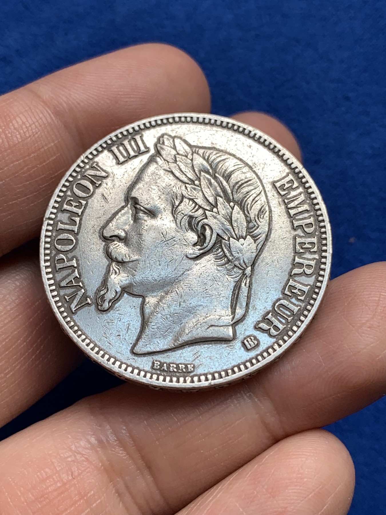 《竞宝斋》第251场-周日，周一2场连拍 (全场包邮) 法国1867年BB版拿破仑三世5法郎银币 底板不错 通货好品