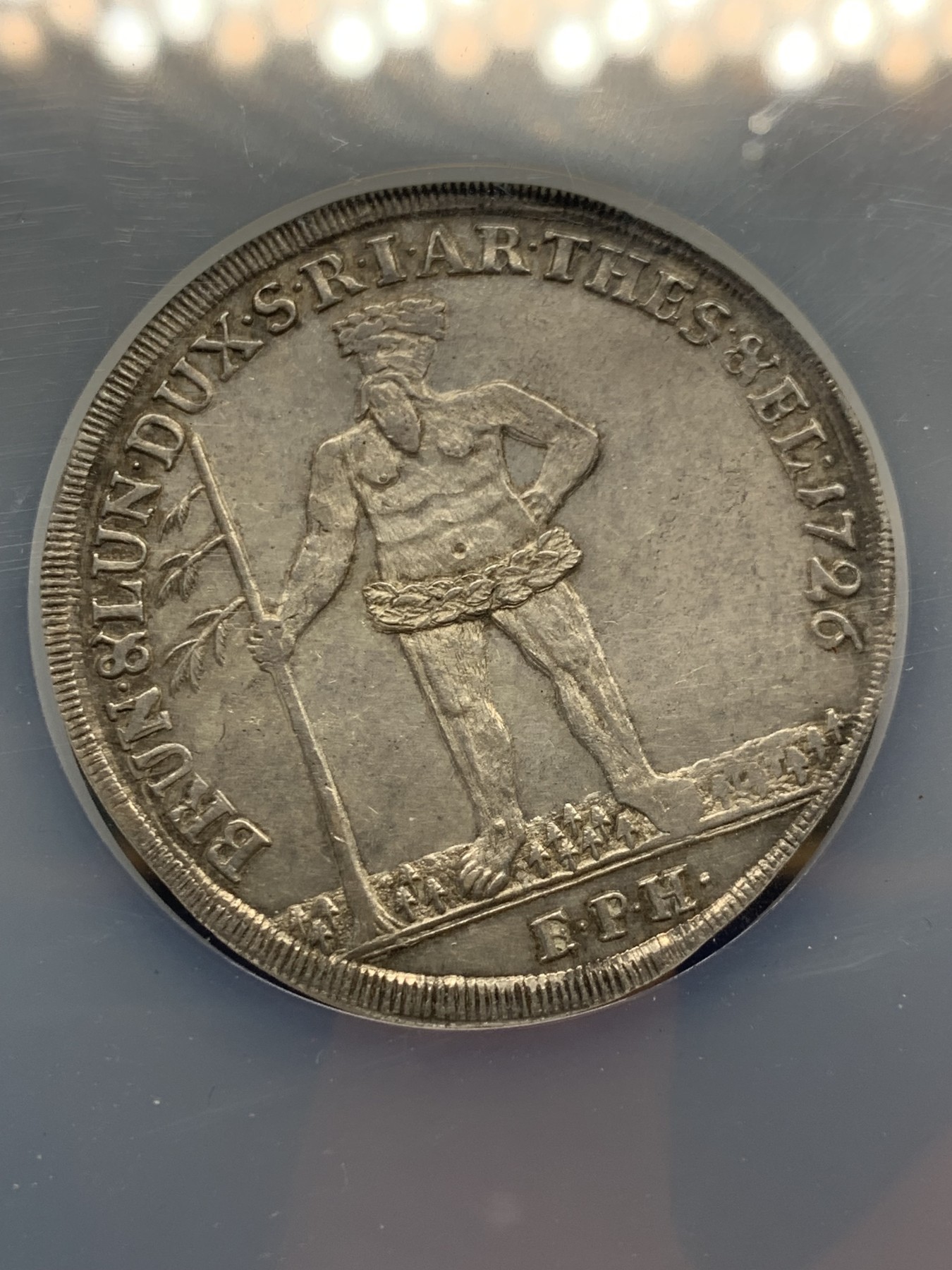 《竞宝斋》第251场-周日，周一2场连拍 (全场包邮) NGC UNC 德国 1726  不伦瑞克 野人泰勒大银币 乔治一世 汉诺威选帝侯 英国与爱尔兰的首位国王 高细节 背面为四州徽章 非常好的状态