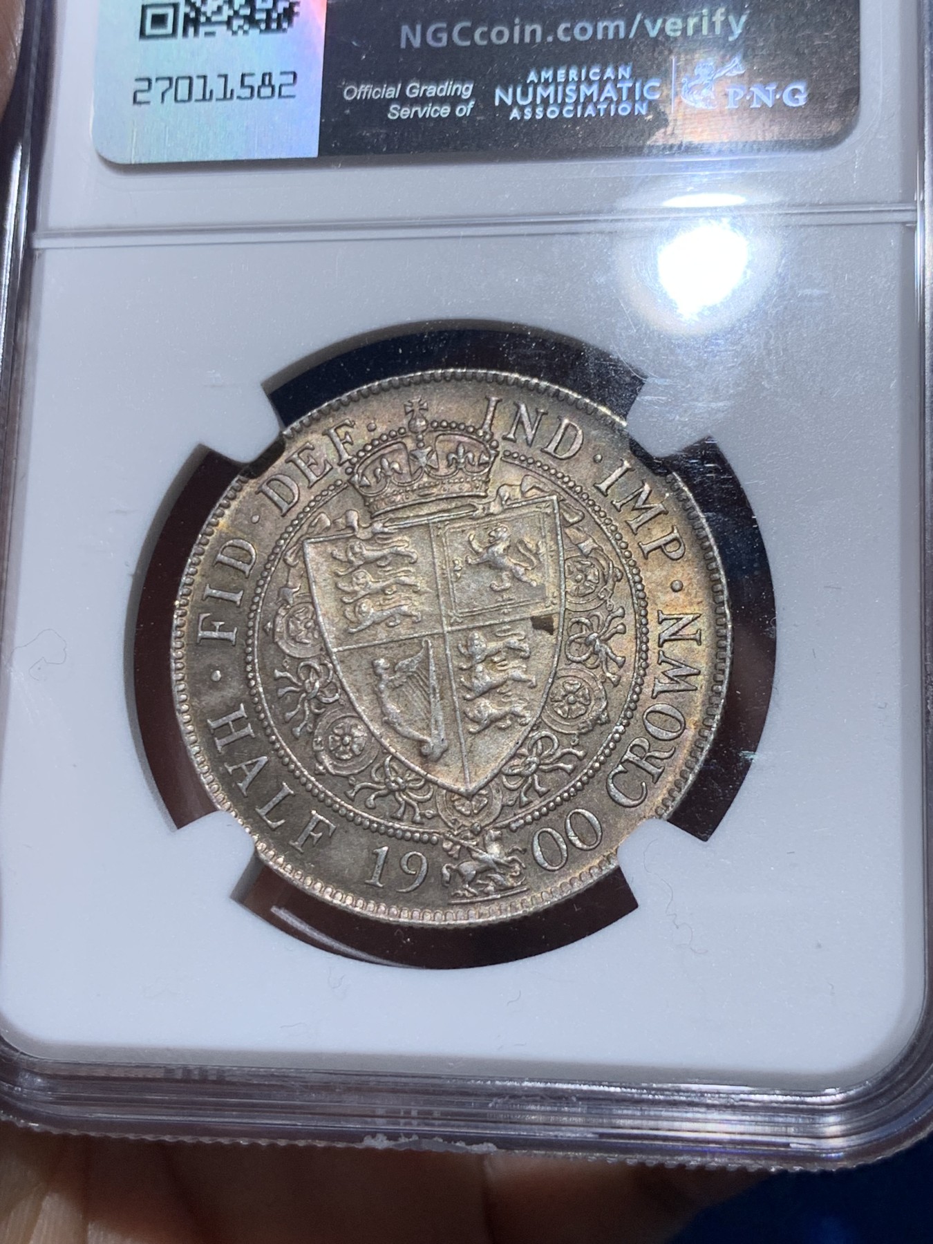 《竞宝斋》第251场-周日，周一2场连拍 (全场包邮) NGC MS63 1900年英国维多利亚女王披纱半克朗银币，淡淡的金彩包浆，阳光下绚烂夺目。