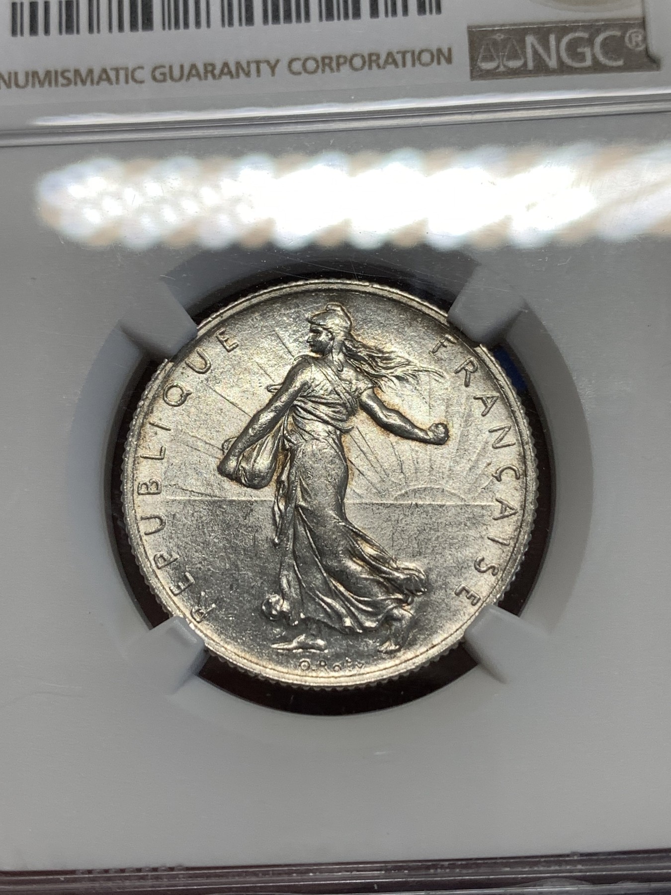 《竞宝斋》第251场-周日，周一2场连拍 (全场包邮) NGC MS62 法国1915年播种女神2法郎银币