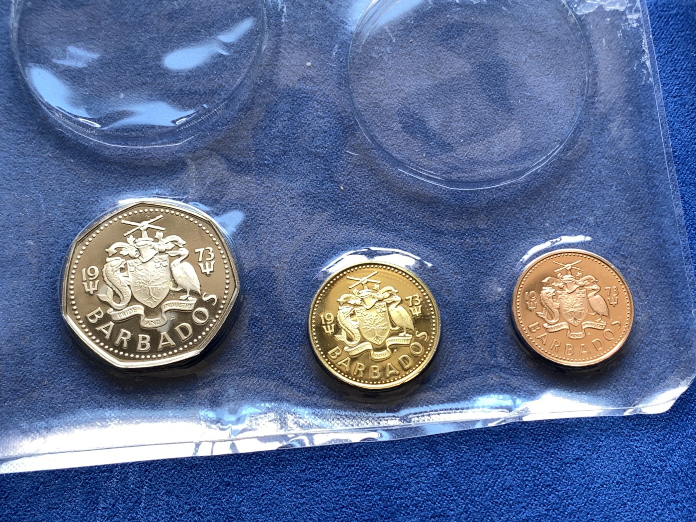 《竞宝斋》第251场-周日，周一2场连拍 (全场包邮) NGC PF67UC 巴巴多斯1973年喷泉+波塞冬两枚大银币 原盒包装 有配套7枚精制铜镍币