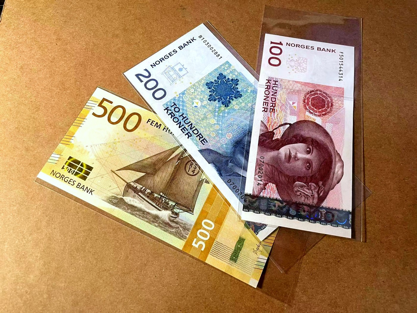 【Blue Auction】✨世界纸币精拍第453期【精】 【一组3张】挪威 不同版本100-500克朗 全新UNC