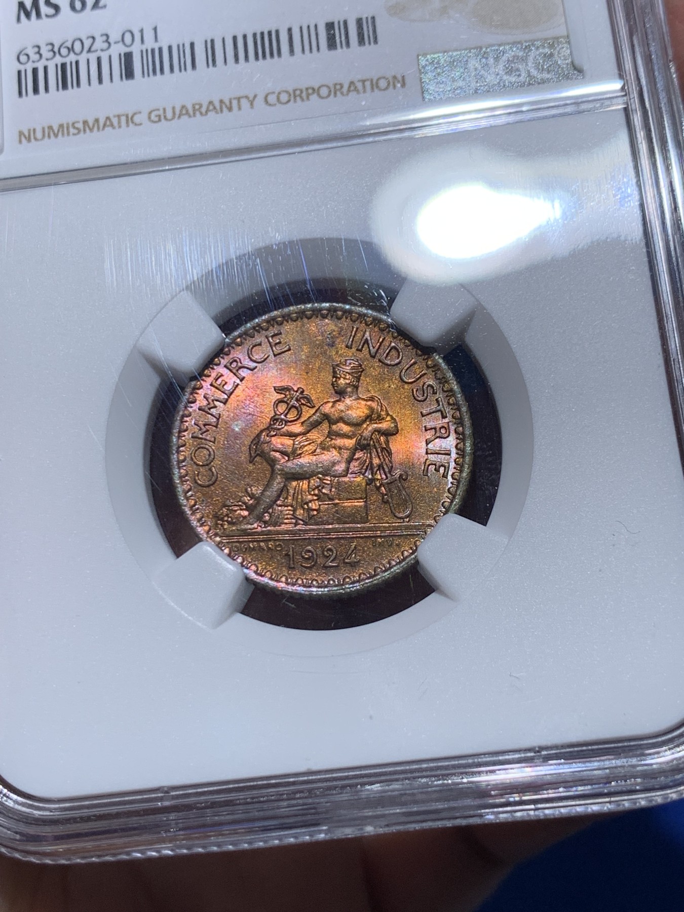 《竞宝斋》第251场-周日，周一2场连拍 (全场包邮) NGC MS62 1924年 法国贸易法郎铜币 底板好两面炫彩强转光 低评了