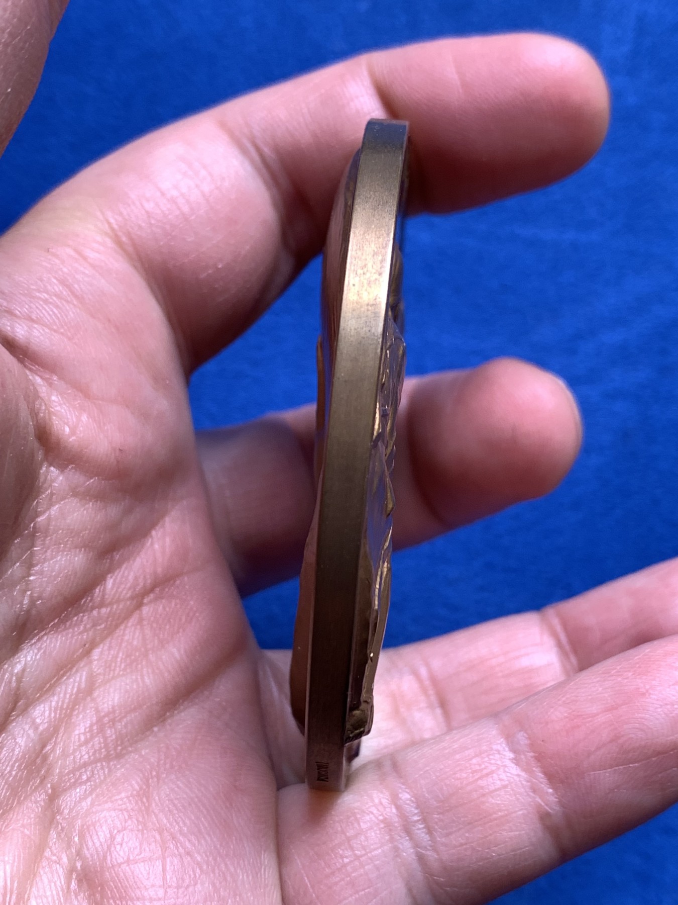 《竞宝斋》第251场-周日，周一2场连拍 (全场包邮) 1948年比利时一战骑兵中将纪念铜章 约65.7mm 约148.8g 高浮雕