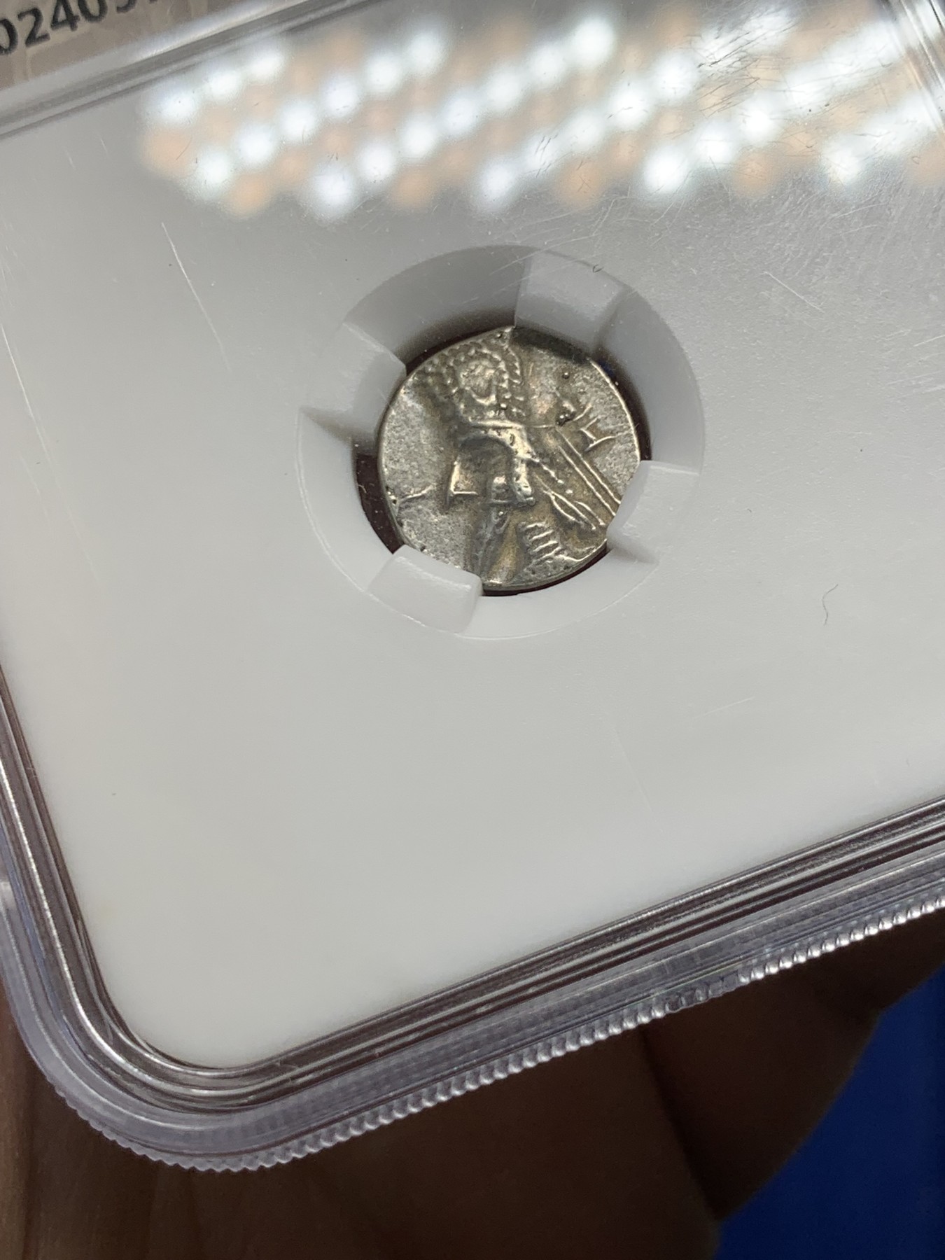 《竞宝斋》第251场-周日，周一2场连拍 (全场包邮) 奈斯评级 AU 帕提亚附属波西斯王国 达雷夫二世银币 打制完整清晰居中，少见丝路币品种