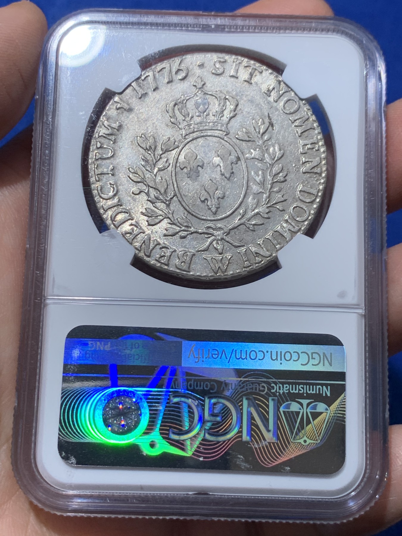 《竞宝斋》第251场-周日，周一2场连拍 (全场包邮) NGC AU55 1775年法国路易十六埃居 W版里尔厂首年铸造，虽然分不高，但是没有减重痕，打的也非常好，浅灰色包浆带光