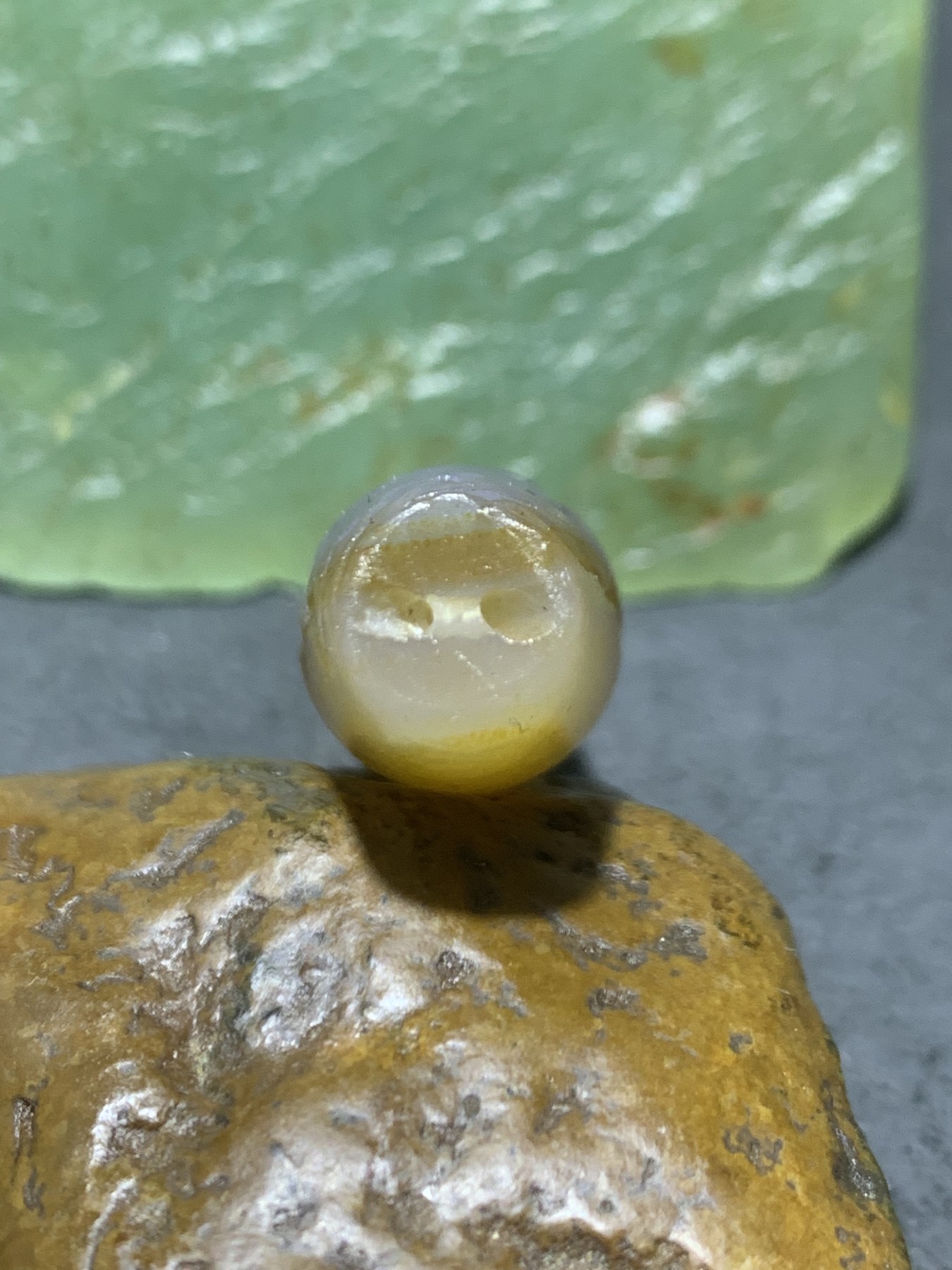 精美亚光高玉化巴西玛瑙手工俏色巧雕灵猴吊坠一个！