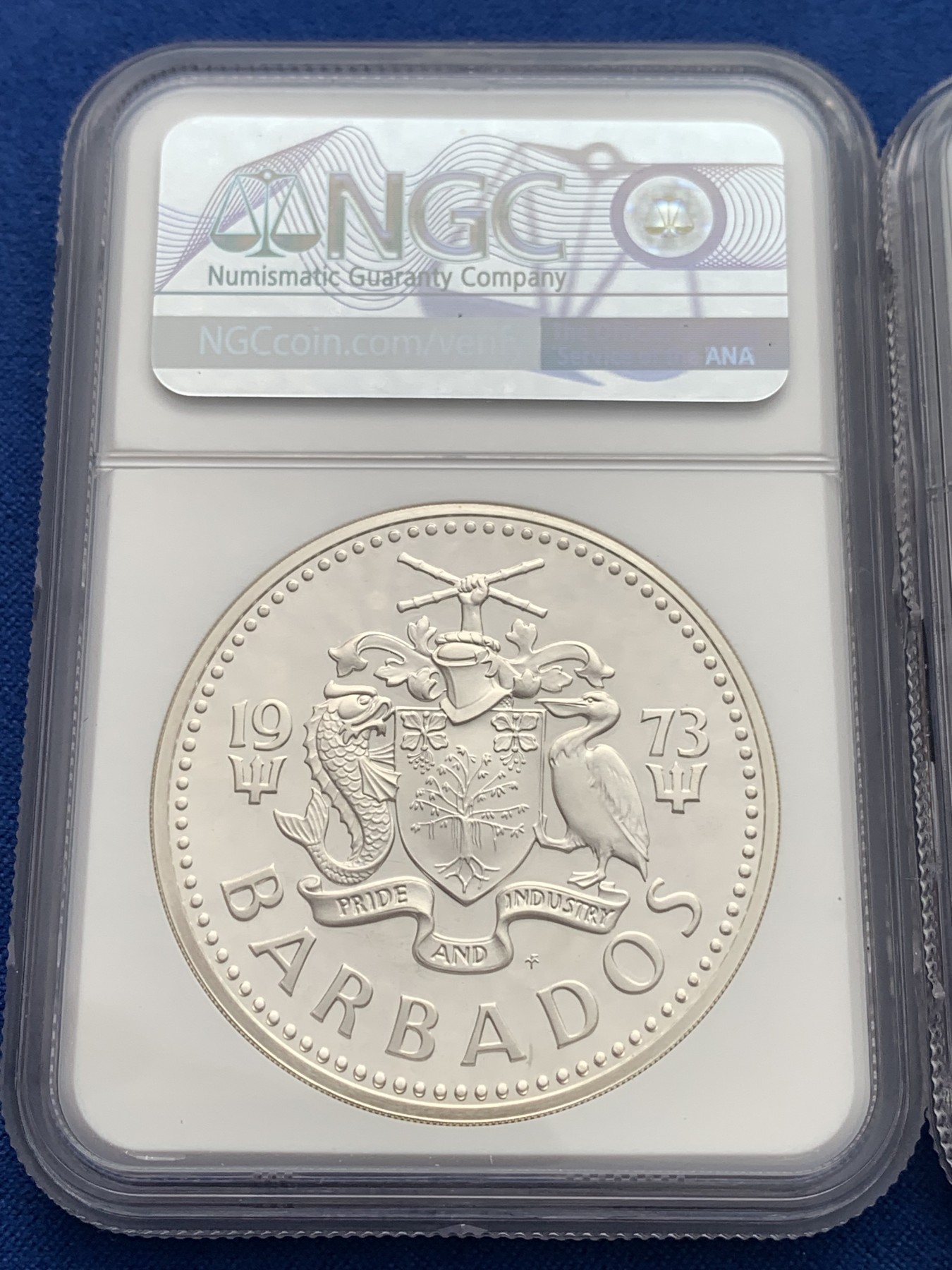 《竞宝斋》第251场-周日，周一2场连拍 (全场包邮) NGC PF67UC 巴巴多斯1973年喷泉+波塞冬两枚大银币 原盒包装 有配套7枚精制铜镍币