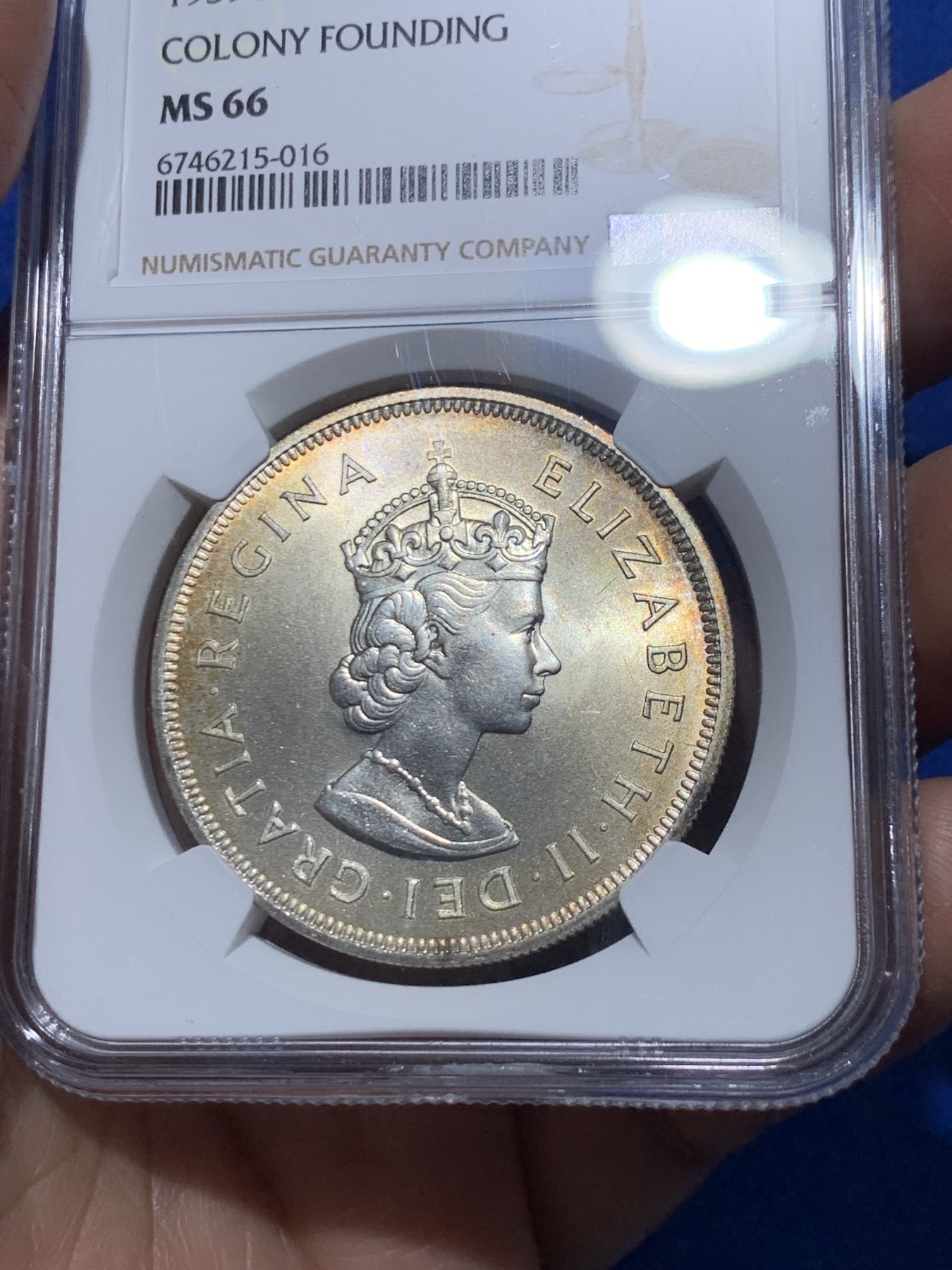 《竞宝斋》第251场-周日，周一2场连拍 (全场包邮) NGC MS66 英属百慕大 1959年 伊丽莎白二世 发现百慕大350周年纪念 1克朗大银币 925银 高分淡彩