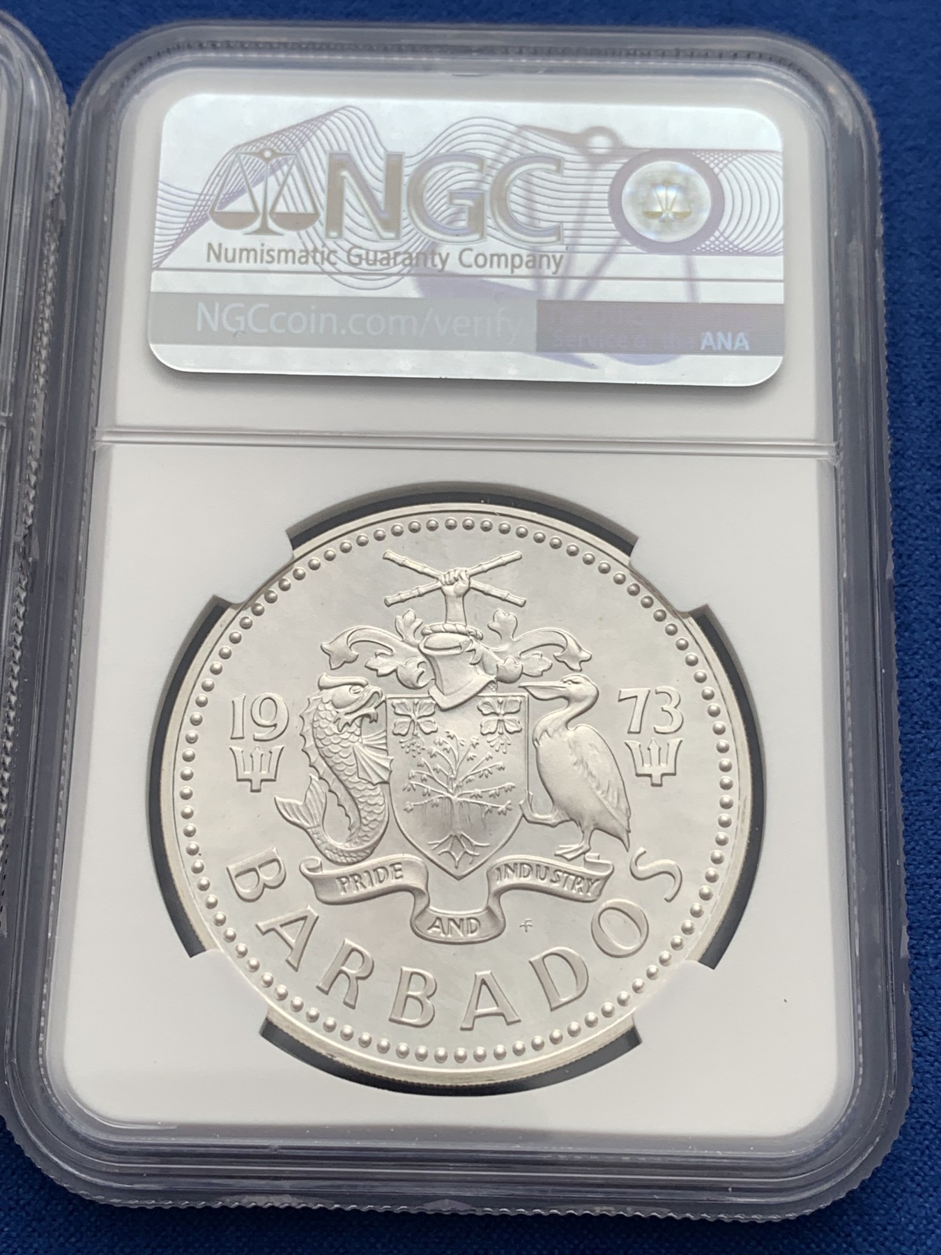 《竞宝斋》第251场-周日，周一2场连拍 (全场包邮) NGC PF67UC 巴巴多斯1973年喷泉+波塞冬两枚大银币 原盒包装 有配套7枚精制铜镍币
